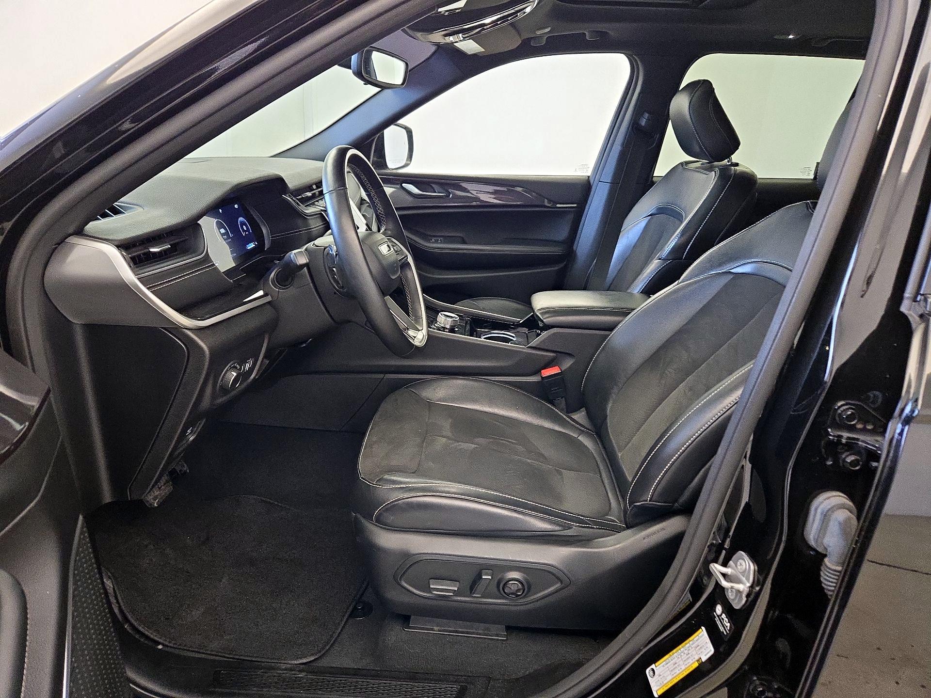 Thumbnail: 2022 Jeep Grand Cherokee - 11