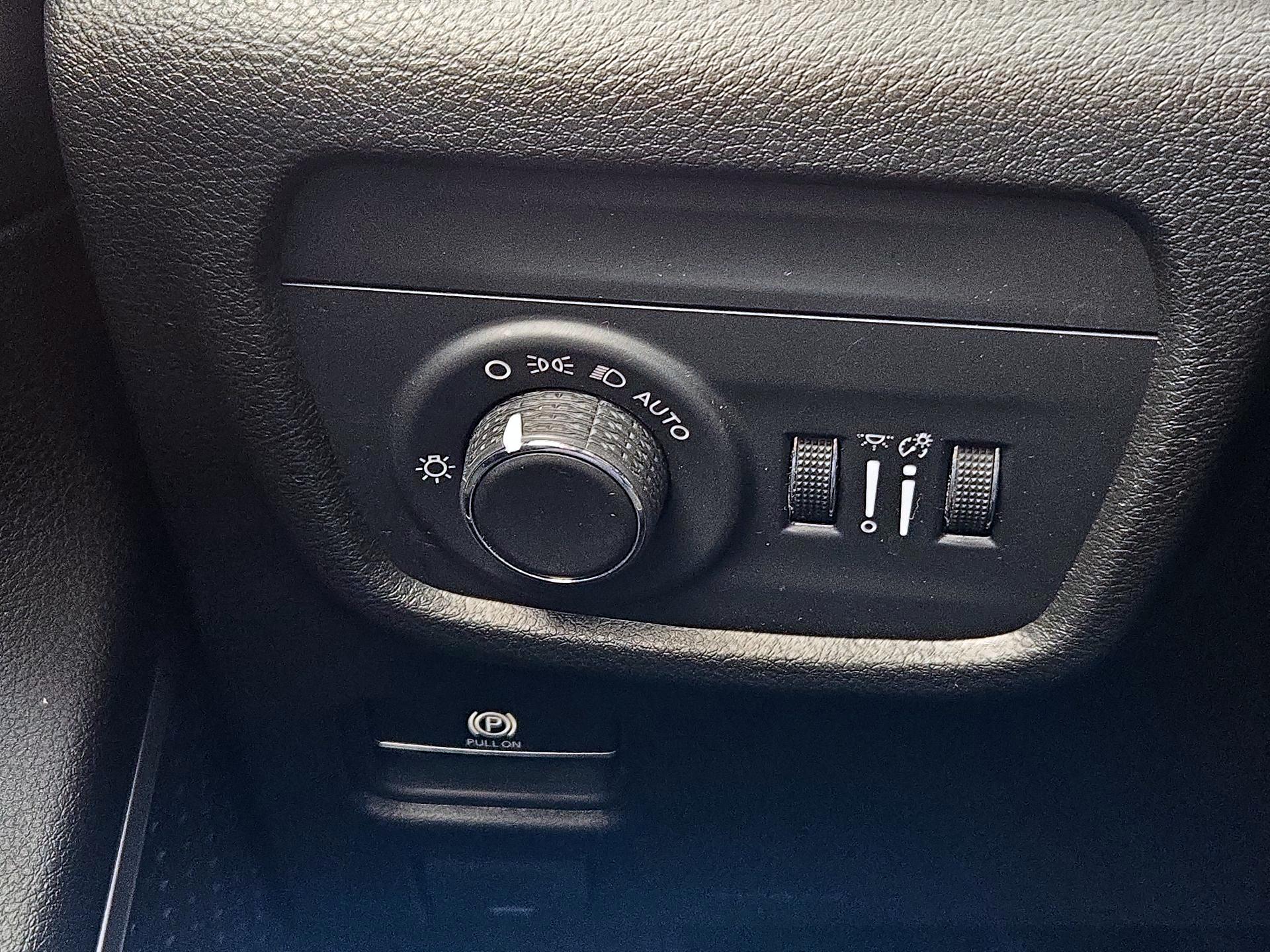 Thumbnail: 2022 Jeep Grand Cherokee - 13