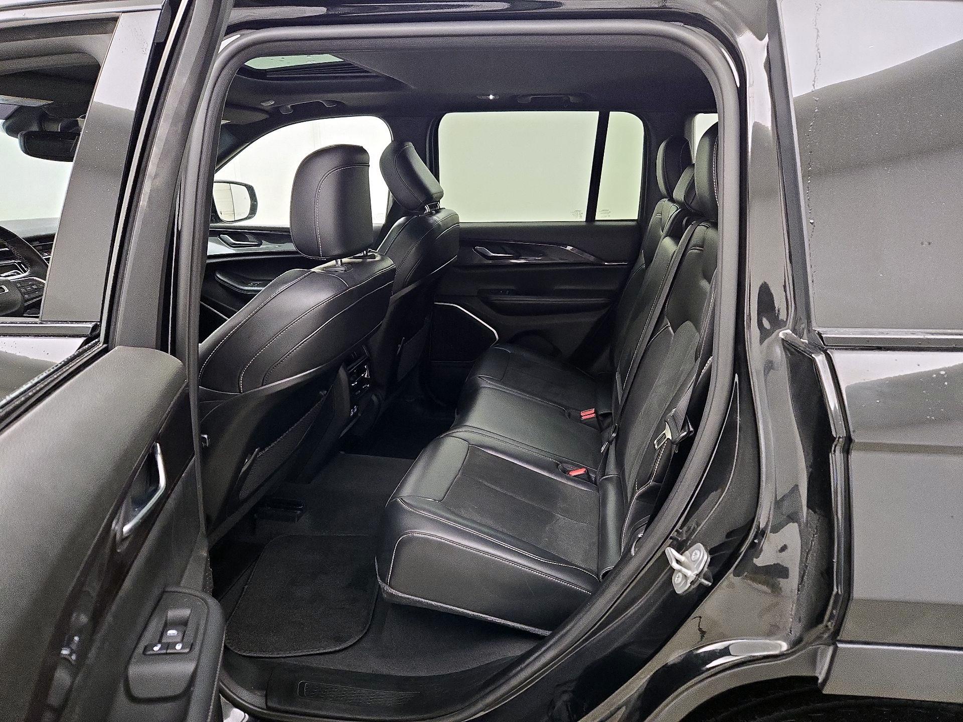 Thumbnail: 2022 Jeep Grand Cherokee - 20