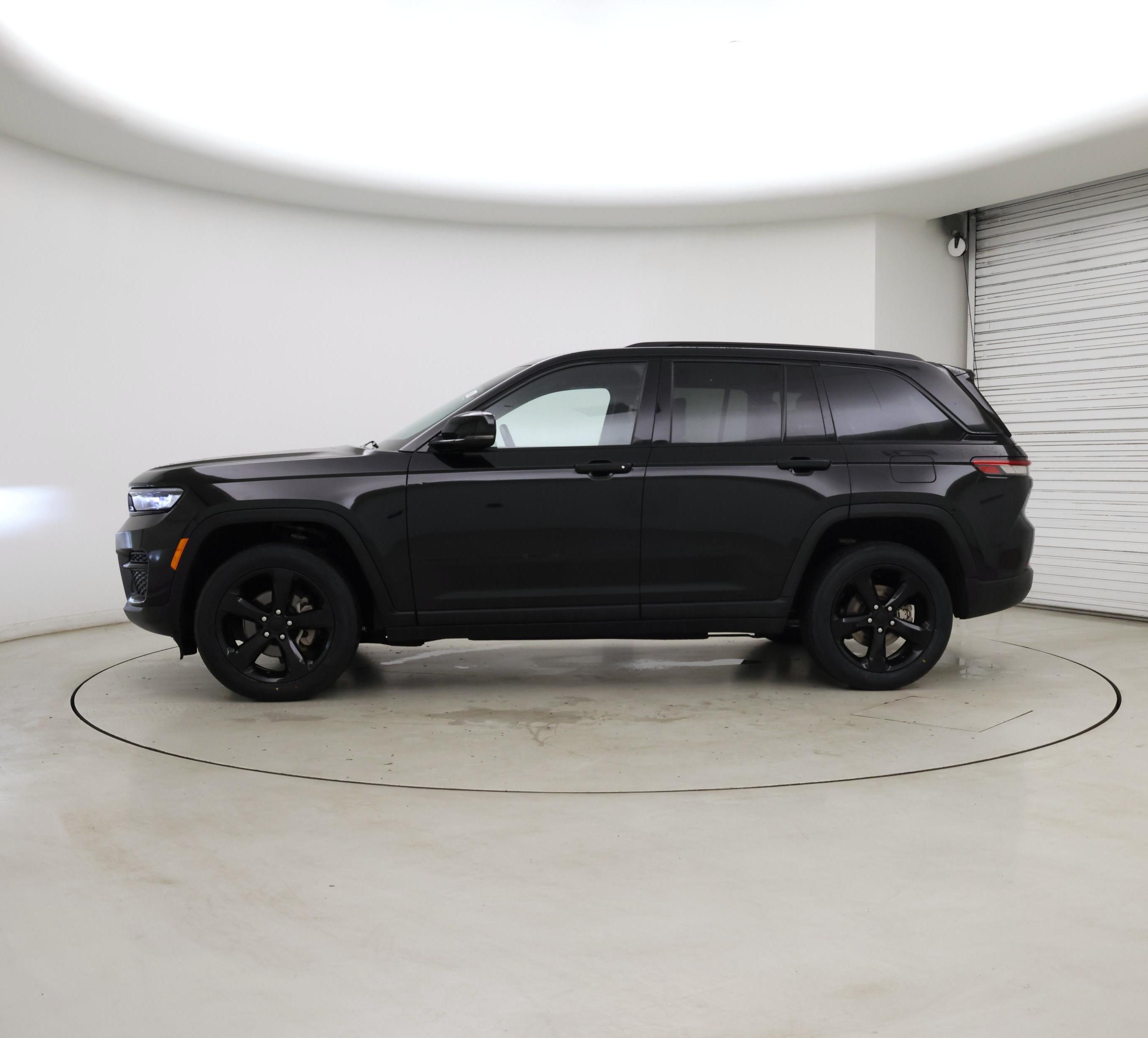 Thumbnail: 2022 Jeep Grand Cherokee - 3