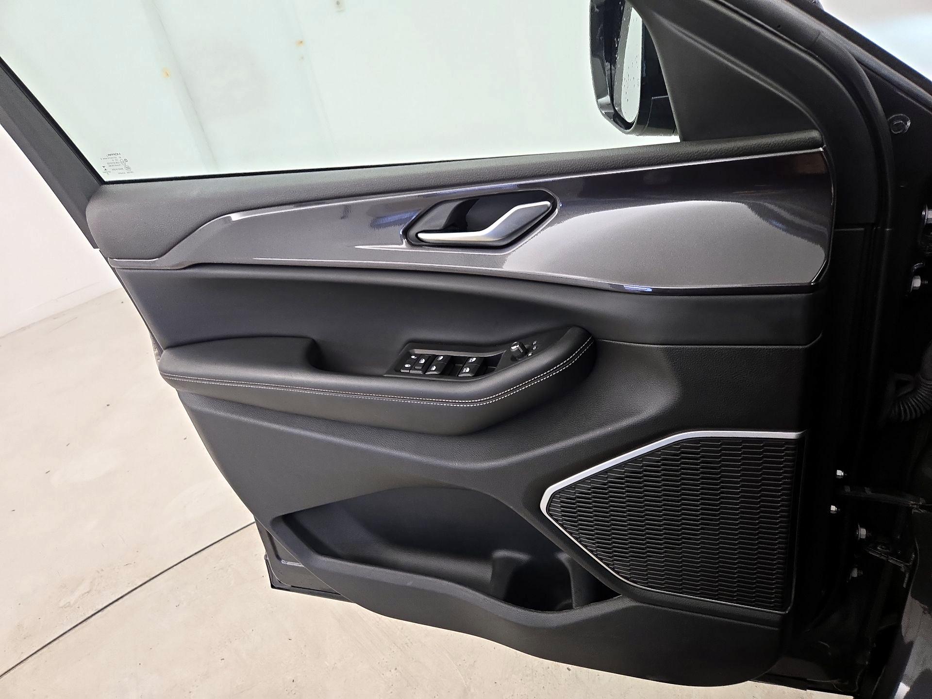 Thumbnail: 2022 Jeep Grand Cherokee - 12