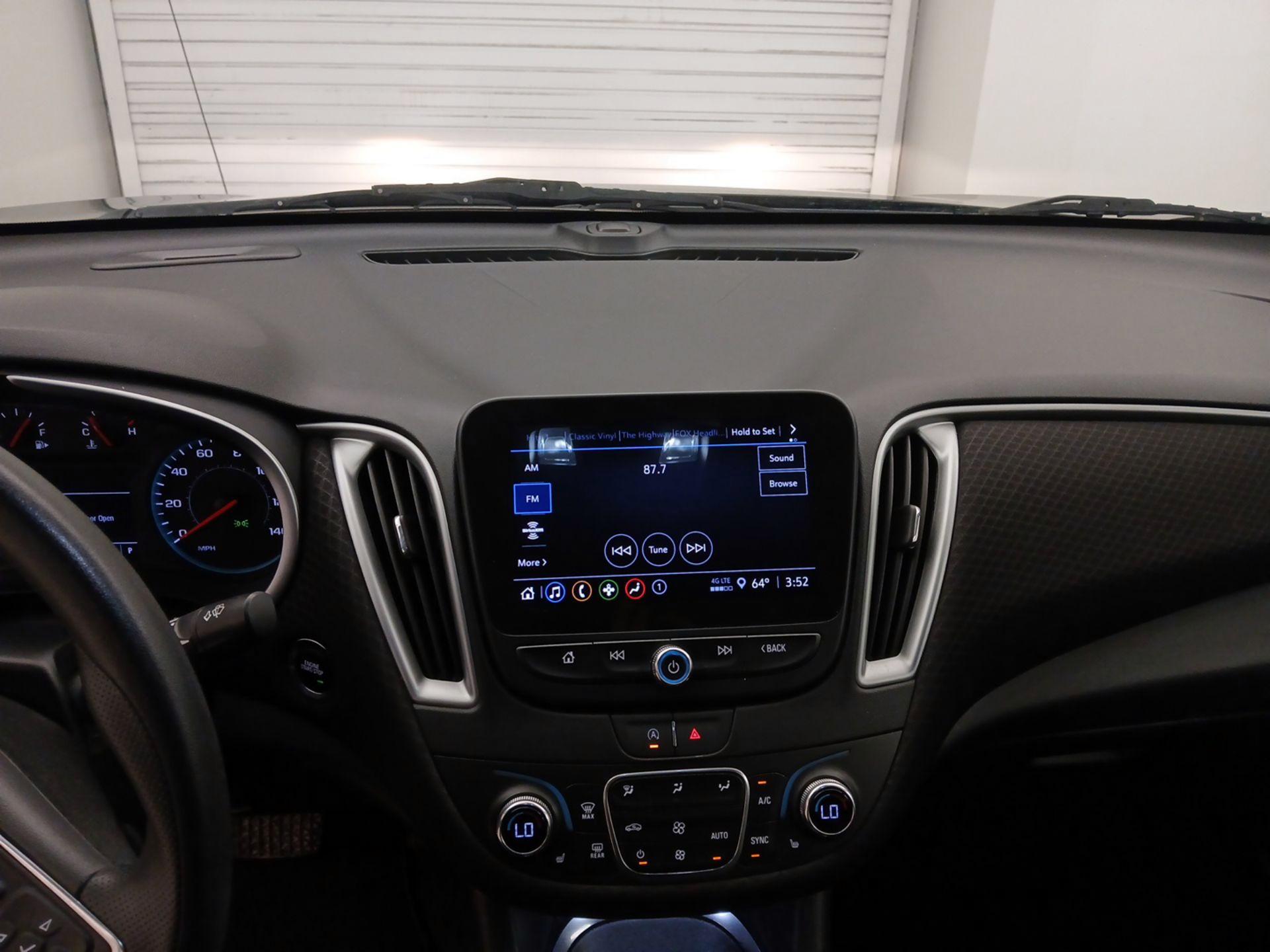 Thumbnail: 2024 Chevrolet Malibu - 9