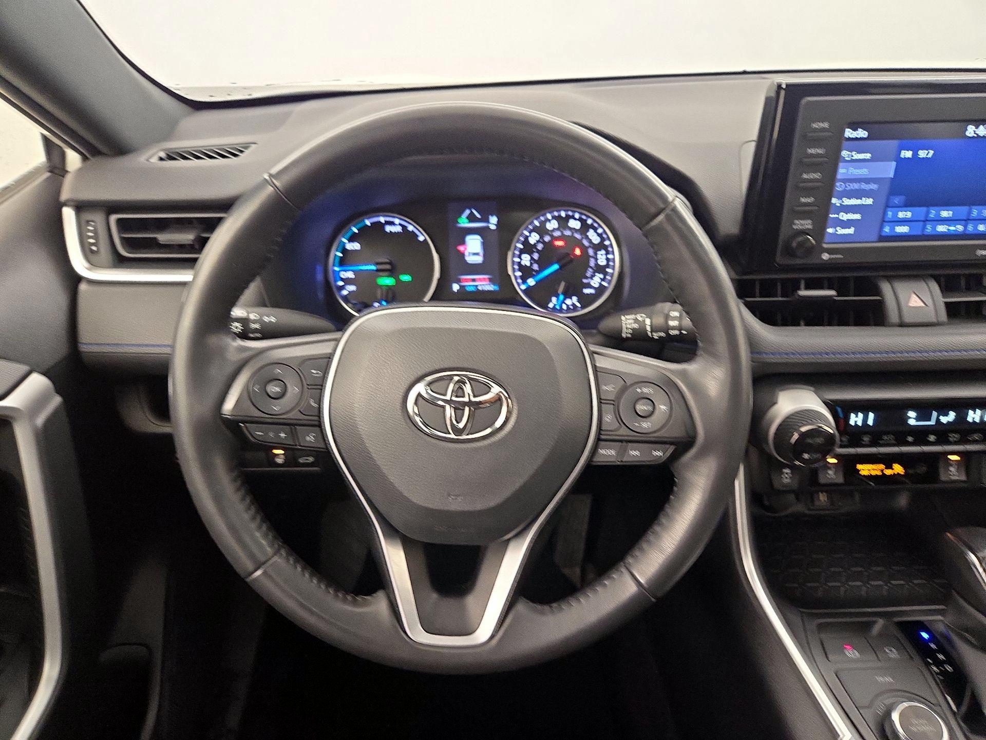 Thumbnail: 2022 Toyota RAV4 - 10