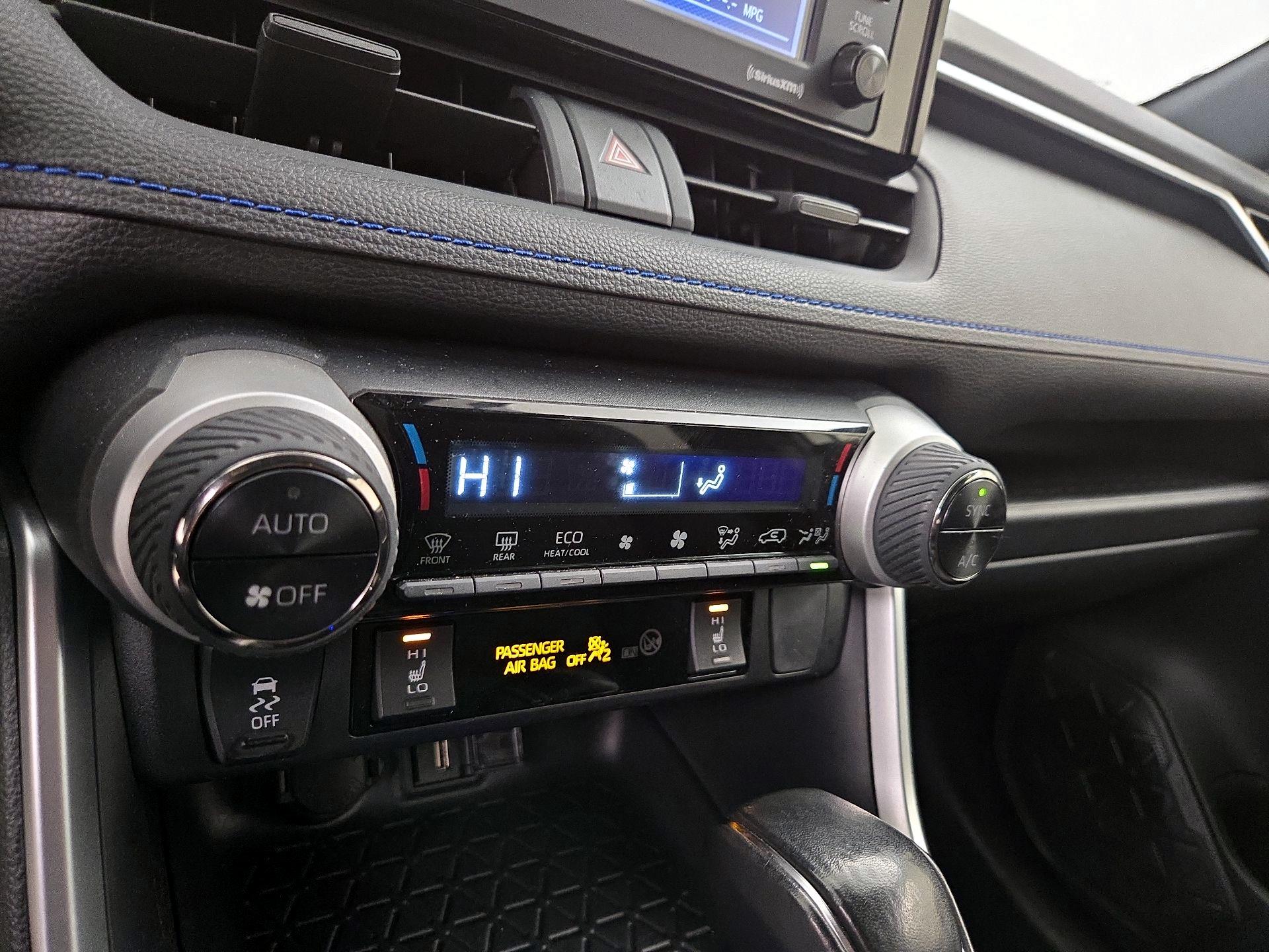 Thumbnail: 2022 Toyota RAV4 - 16