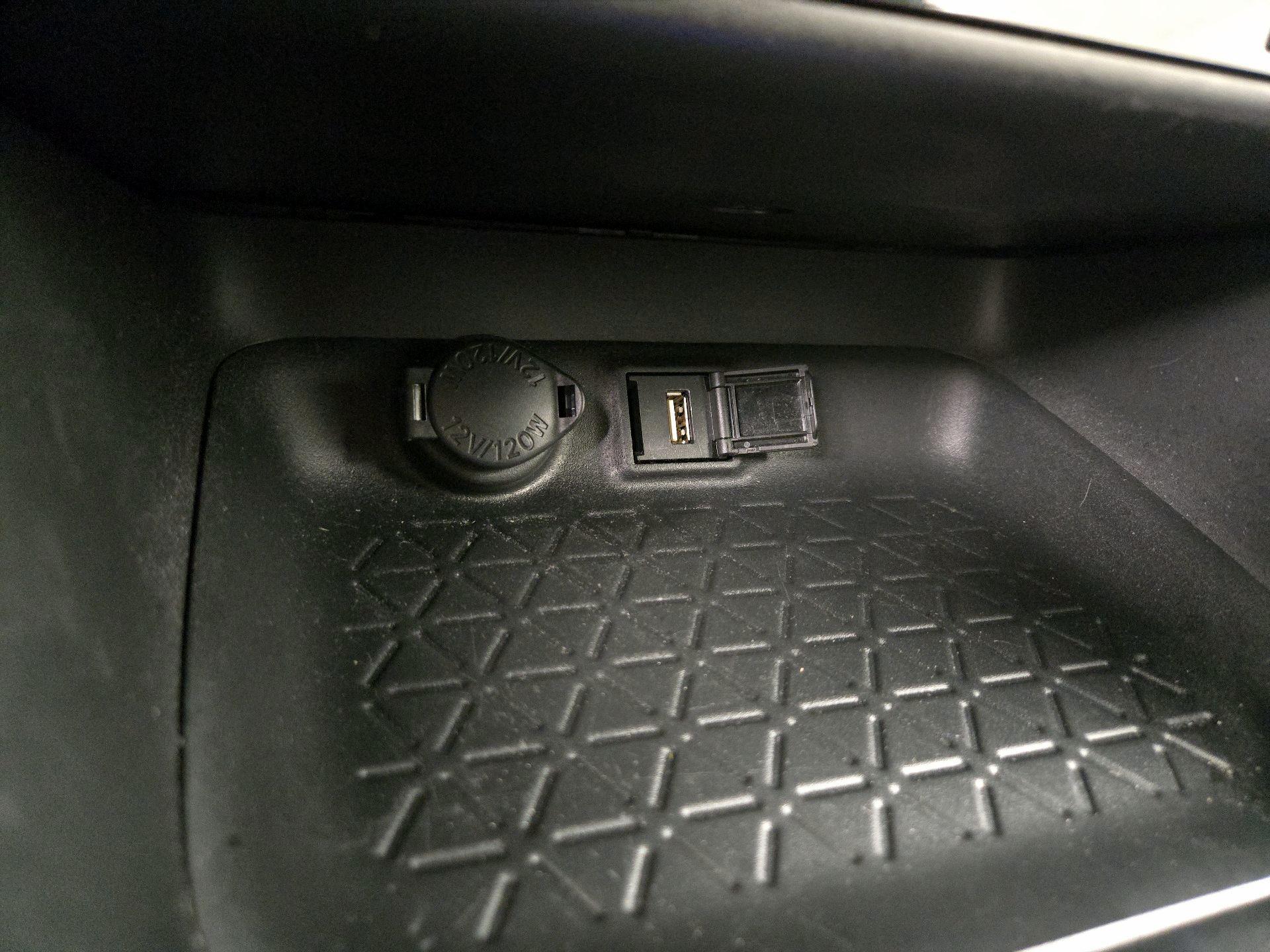 Thumbnail: 2022 Toyota RAV4 - 18