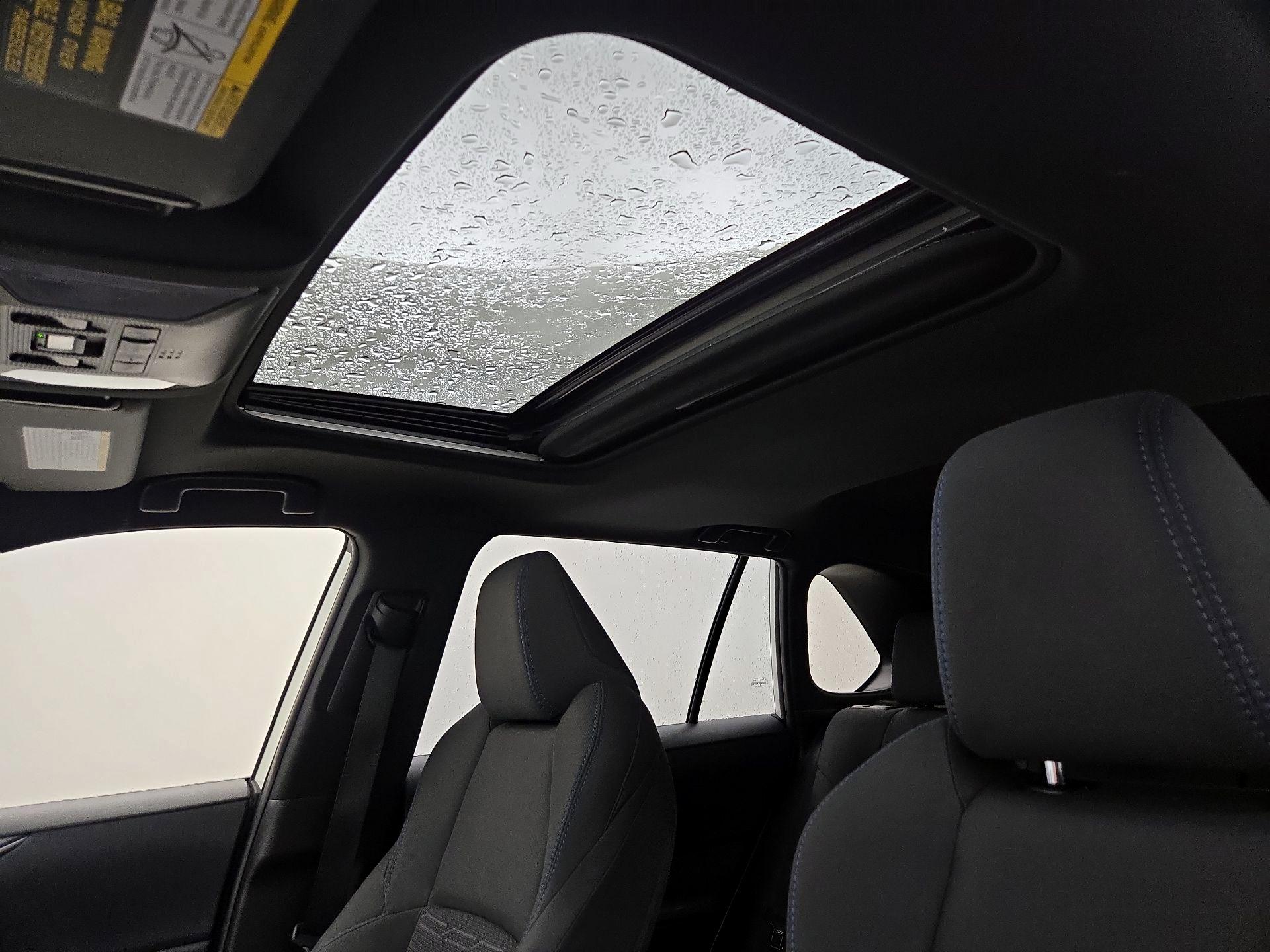 Thumbnail: 2022 Toyota RAV4 - 19