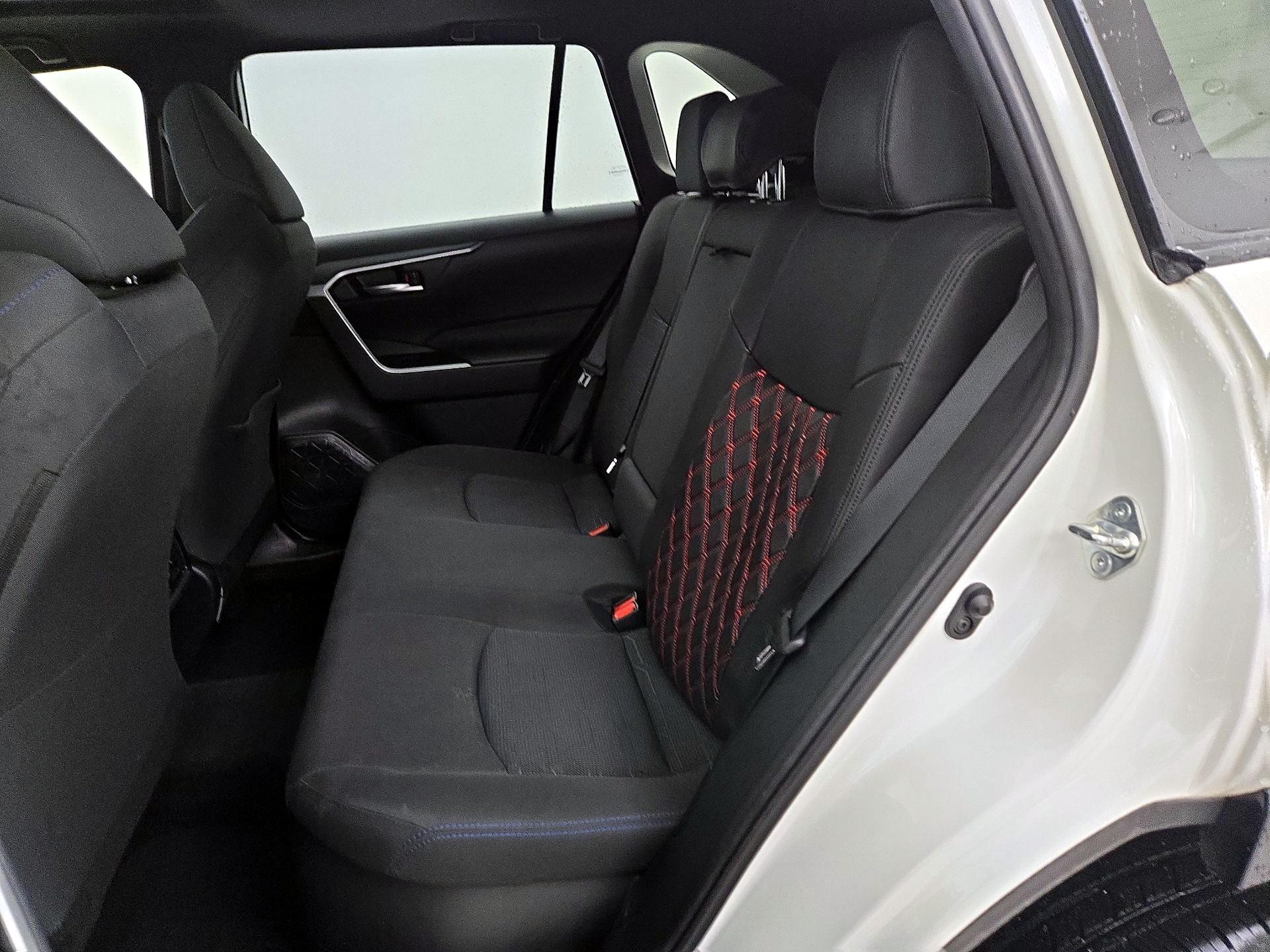 Thumbnail: 2022 Toyota RAV4 - 20