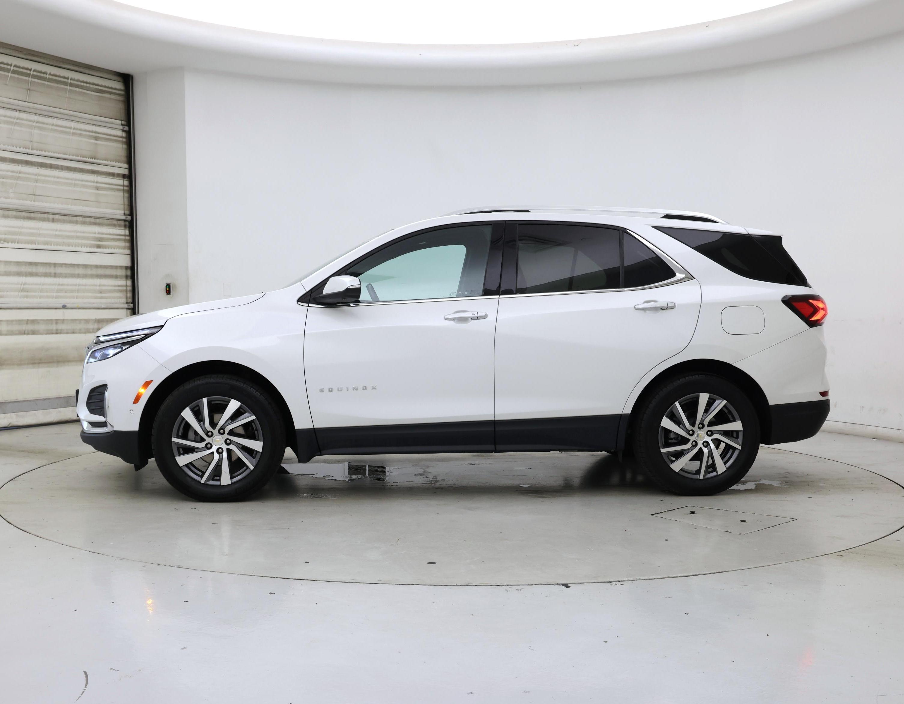 Thumbnail: 2022 Chevrolet Equinox - 3
