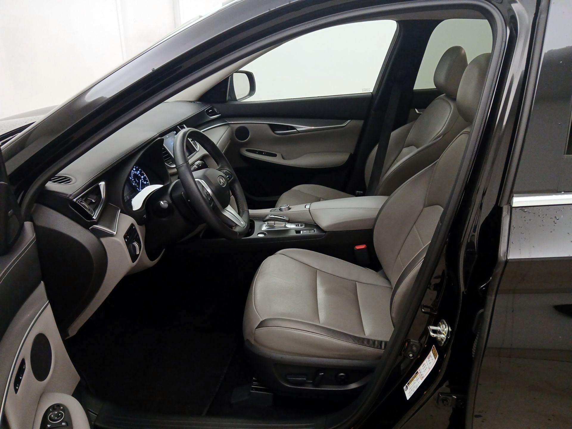 Thumbnail: 2023 INFINITI QX50 - 11