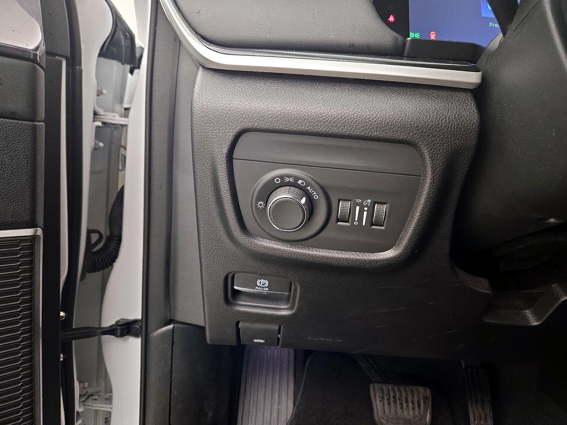 Thumbnail: 2022 Jeep Grand Cherokee L - 13