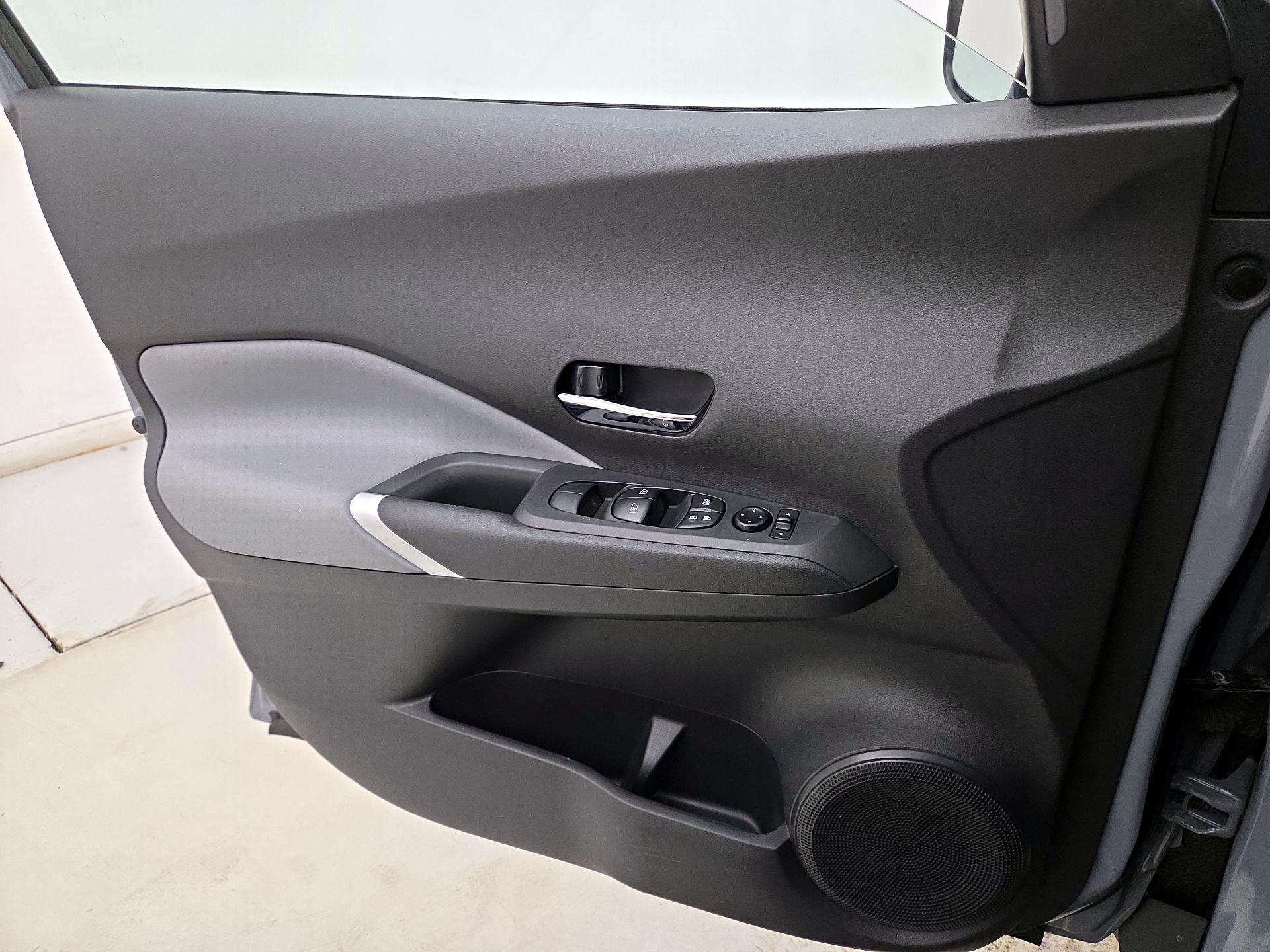 Thumbnail: 2021 Nissan Kicks - 12