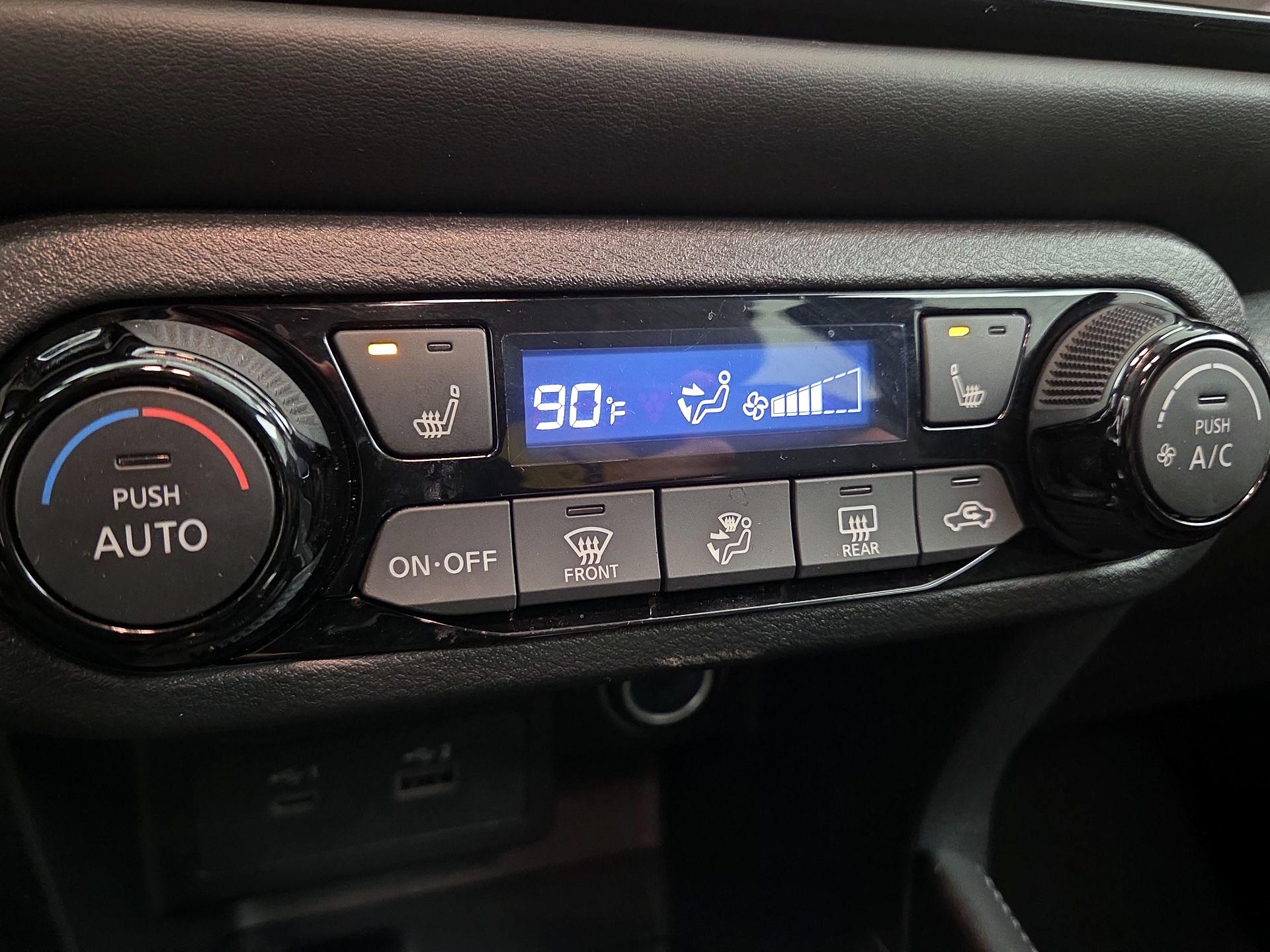 Thumbnail: 2021 Nissan Kicks - 16