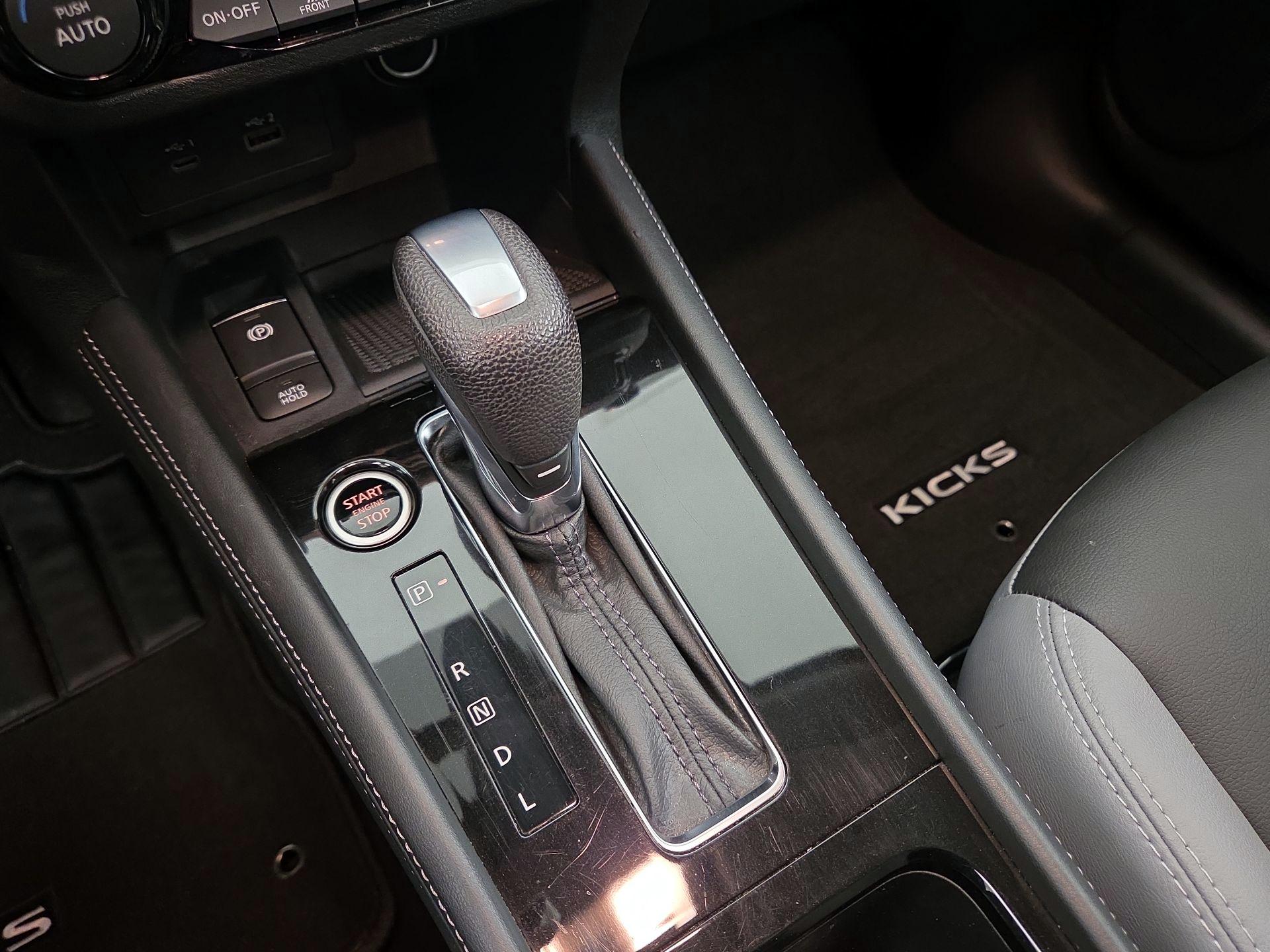 Thumbnail: 2021 Nissan Kicks - 17