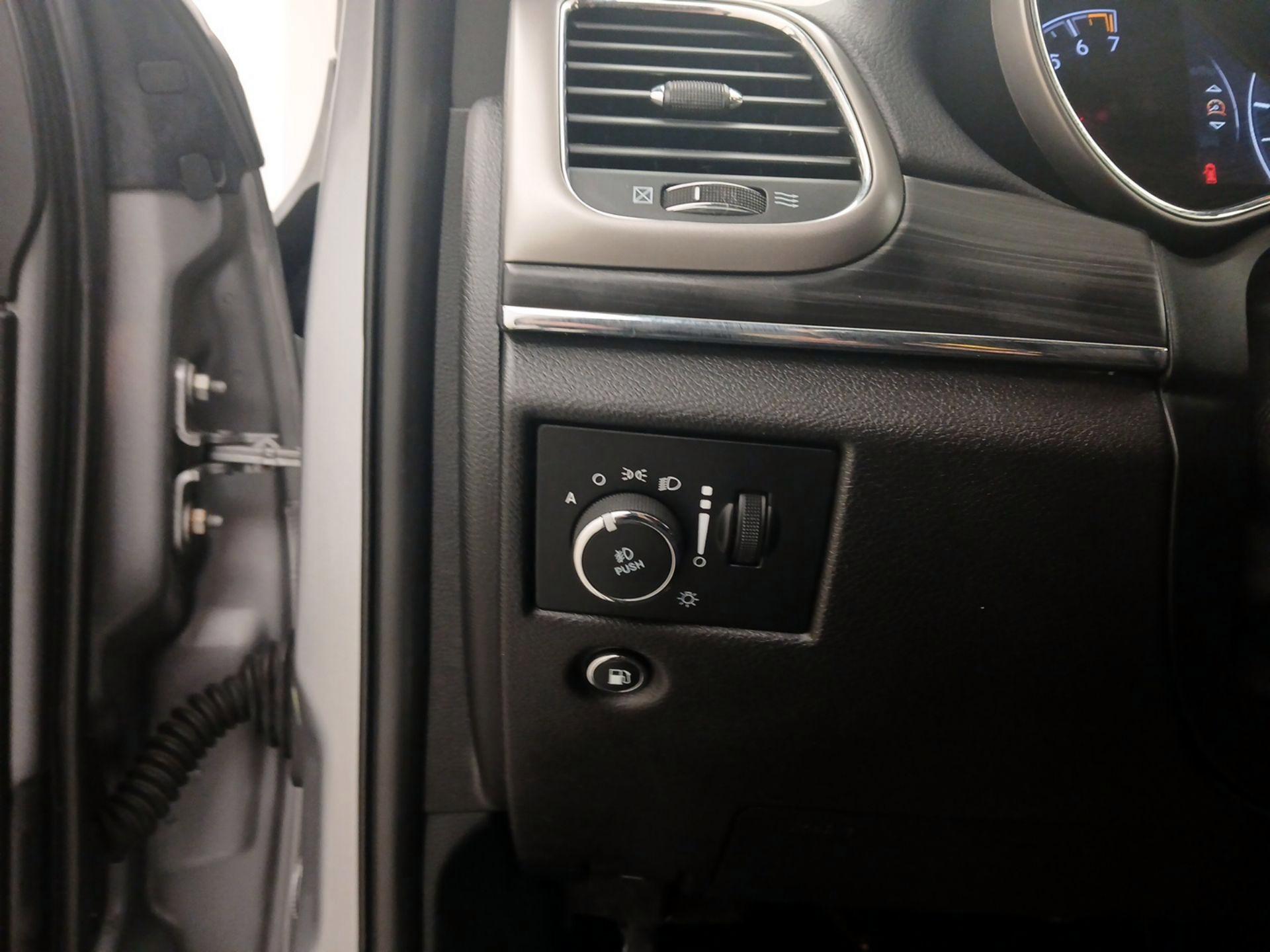 Thumbnail: 2021 Jeep Grand Cherokee - 13