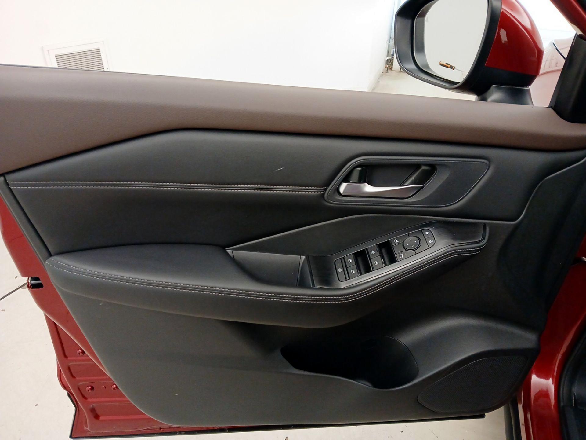 Thumbnail: 2023 Nissan Rogue - 12