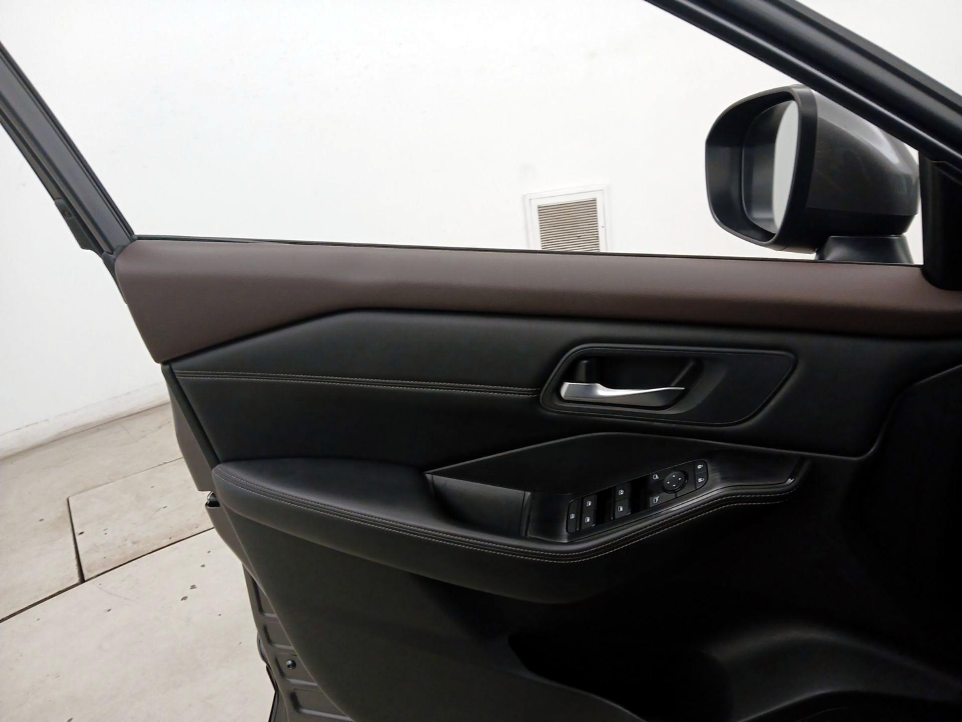 Thumbnail: 2023 Nissan Rogue - 12