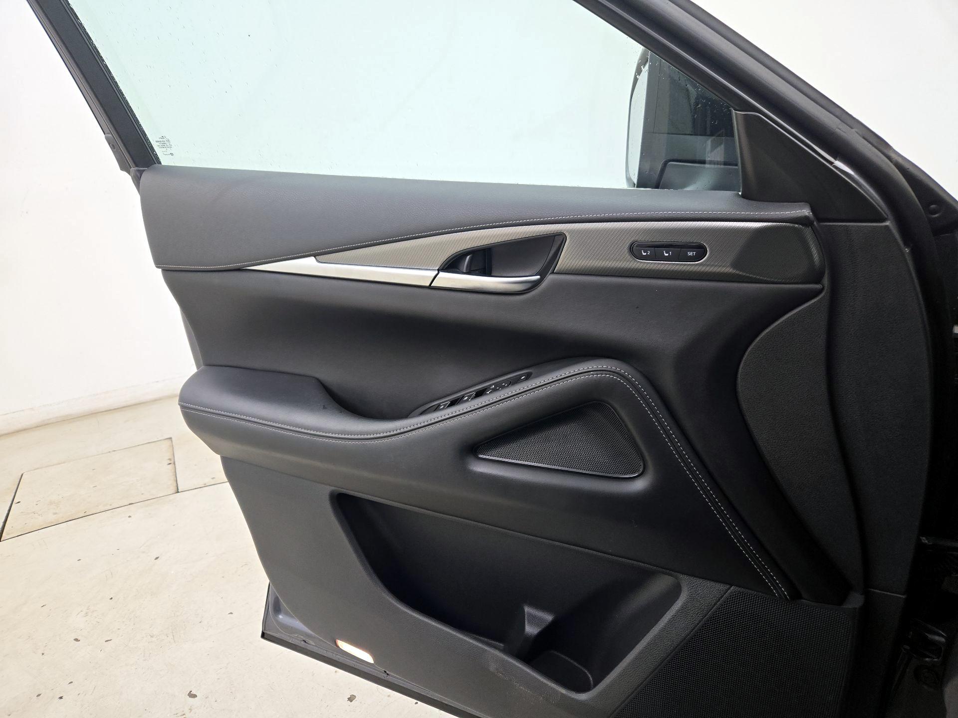 Thumbnail: 2023 INFINITI QX60 - 12