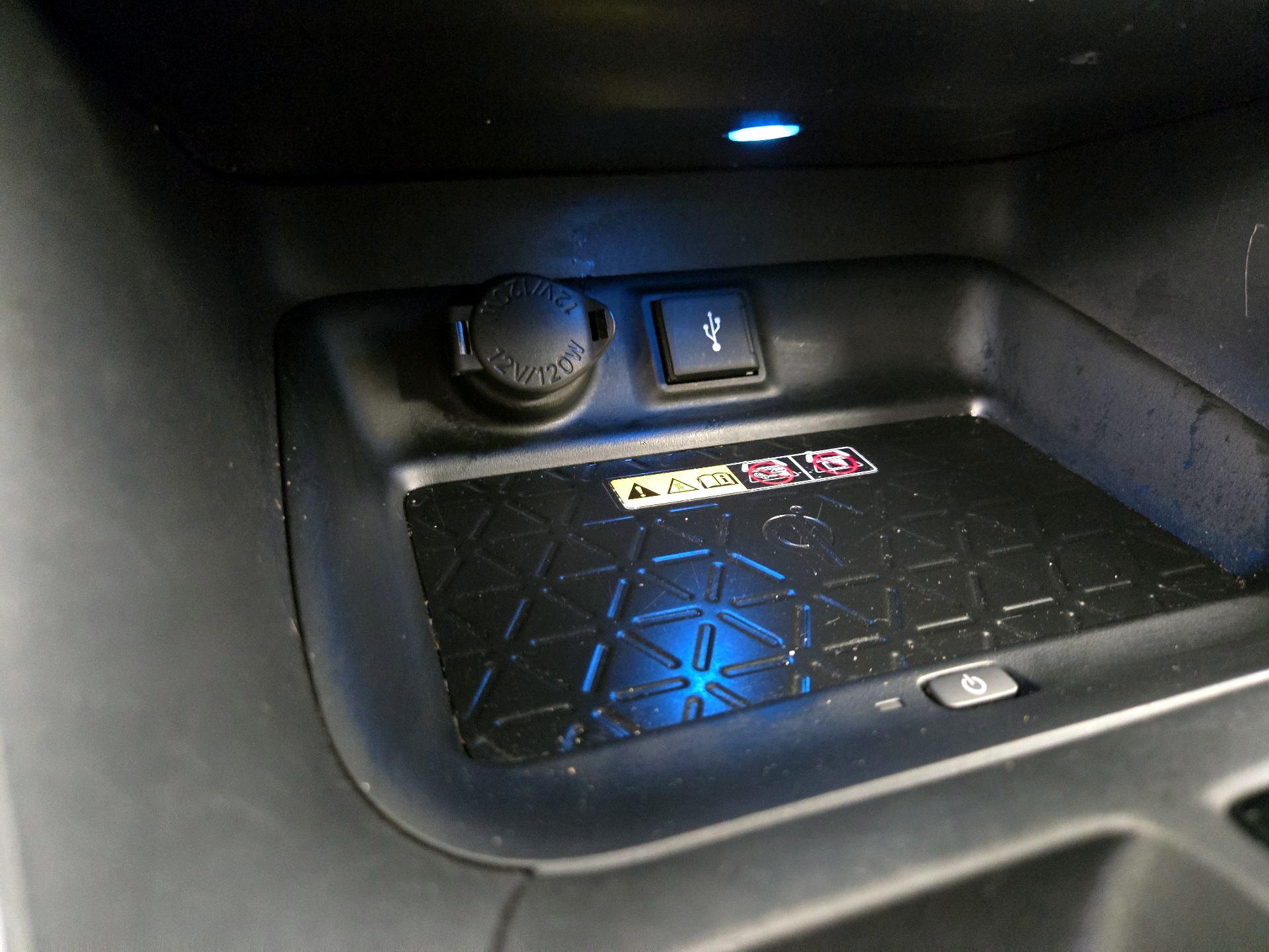 Thumbnail: 2022 Toyota RAV4 - 18