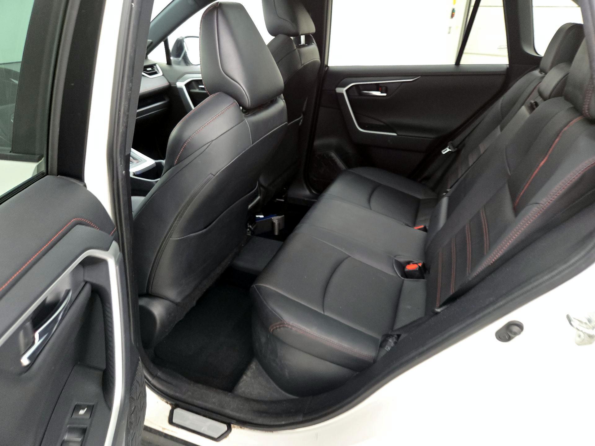 Thumbnail: 2022 Toyota RAV4 - 20