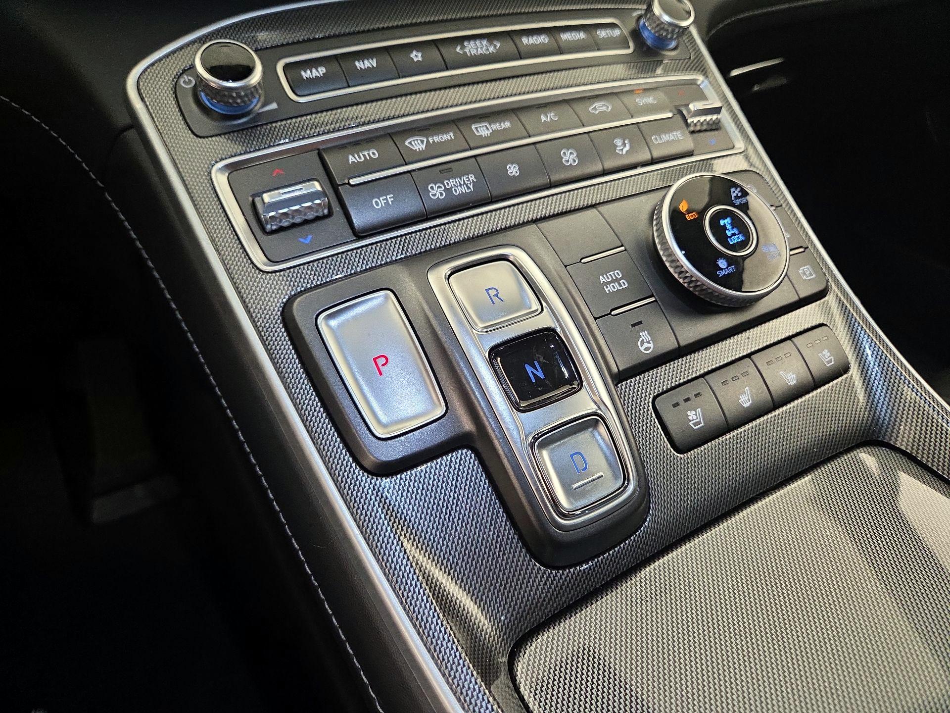 Thumbnail: 2022 Hyundai Santa Fe - 18