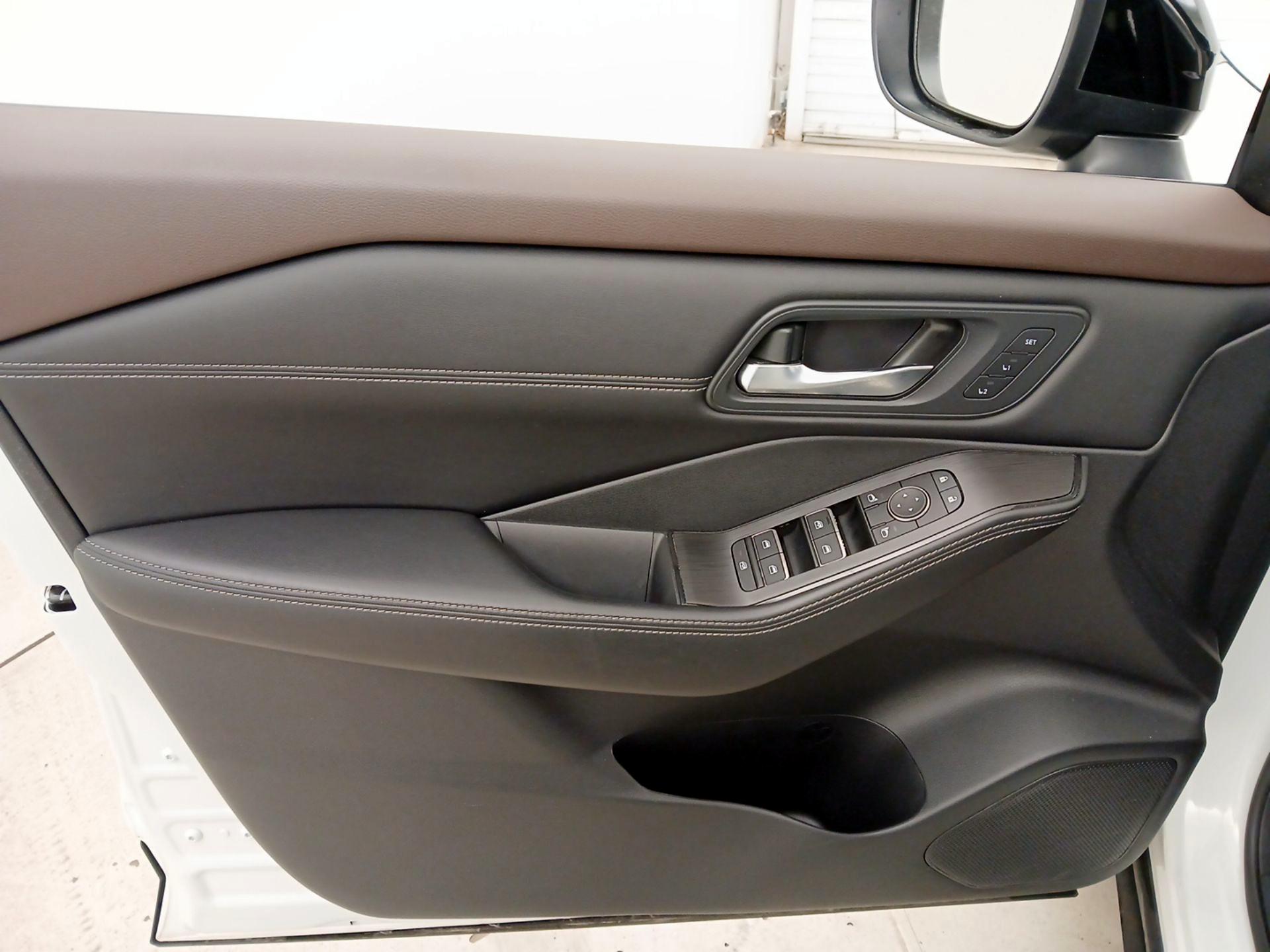 Thumbnail: 2023 Nissan Rogue - 12