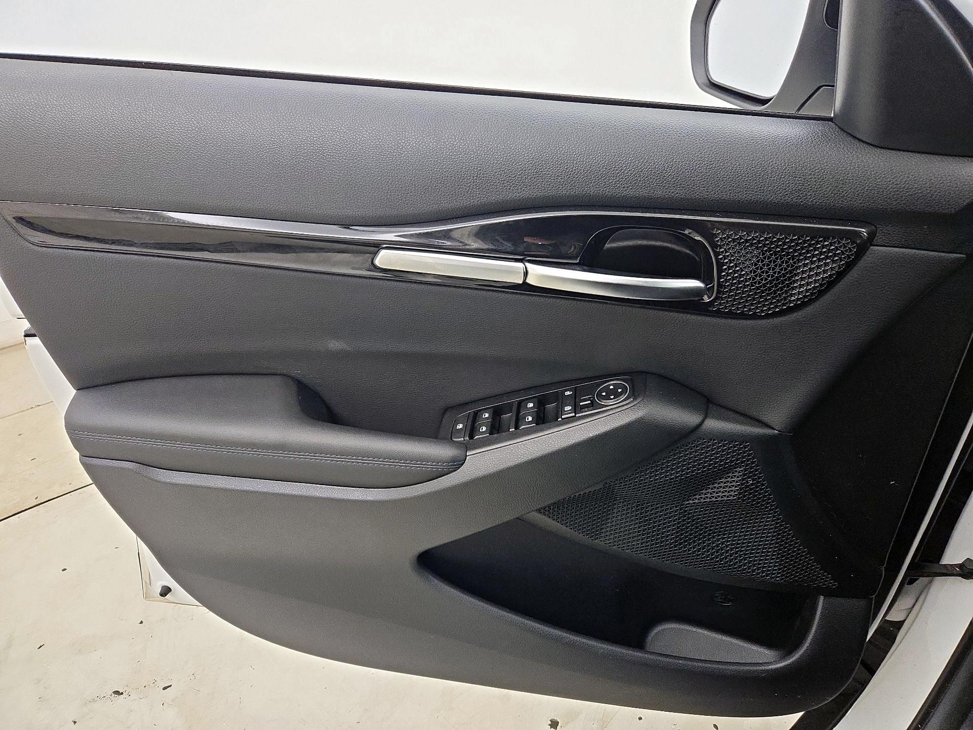 Thumbnail: 2023 Kia Seltos - 12