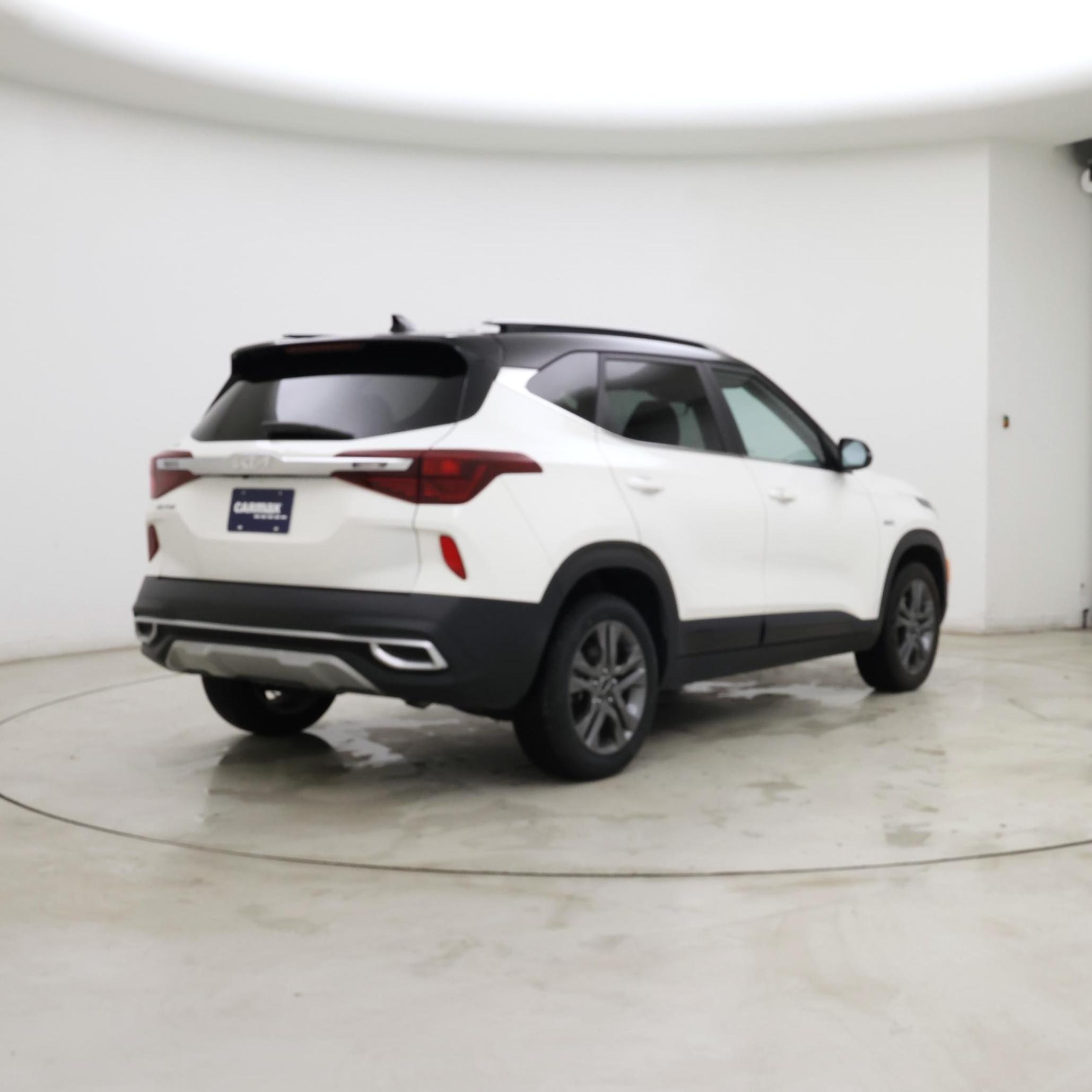 Thumbnail: 2023 Kia Seltos - 8