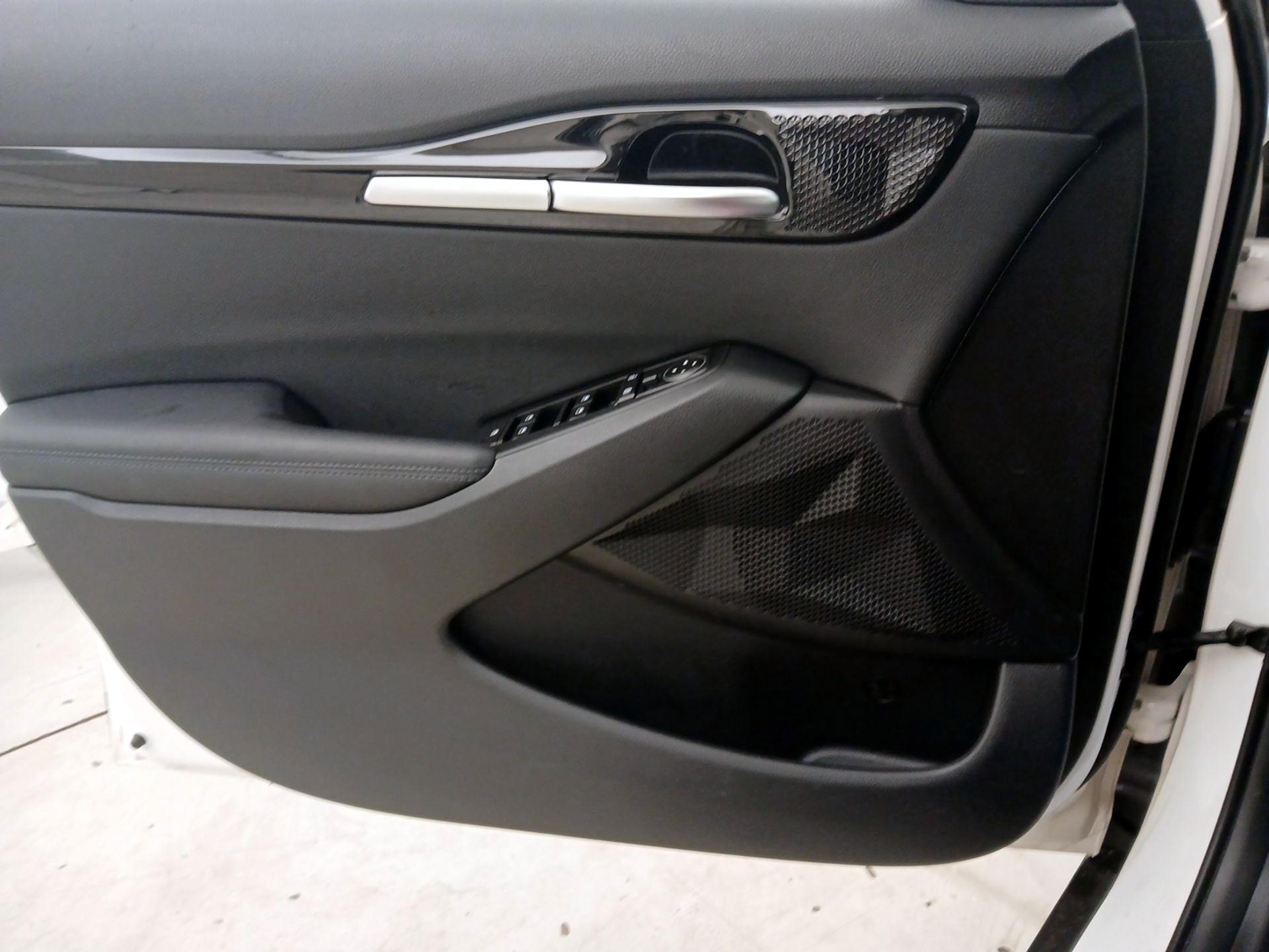 Thumbnail: 2023 Kia Seltos - 12