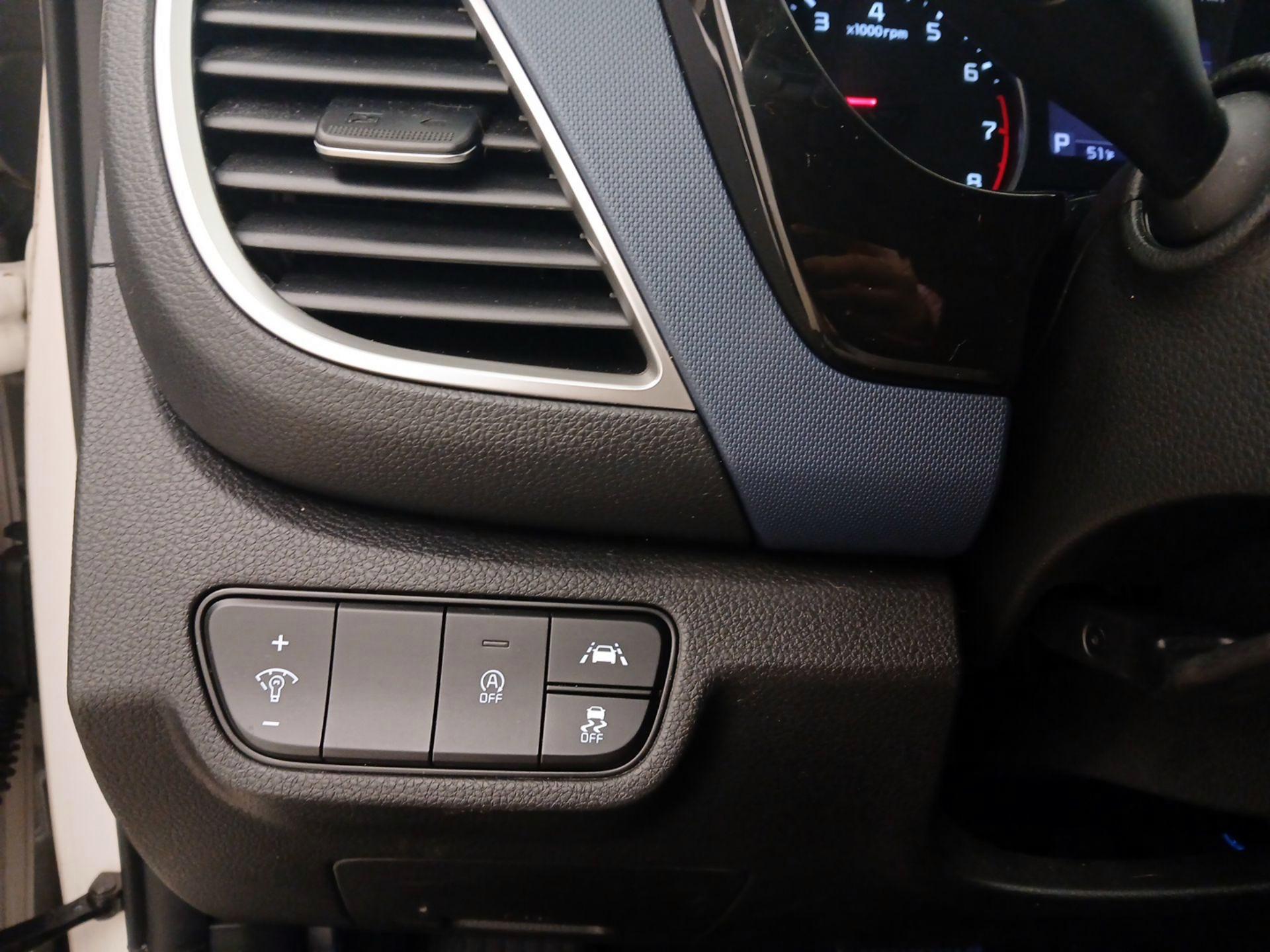 Thumbnail: 2023 Kia Seltos - 13