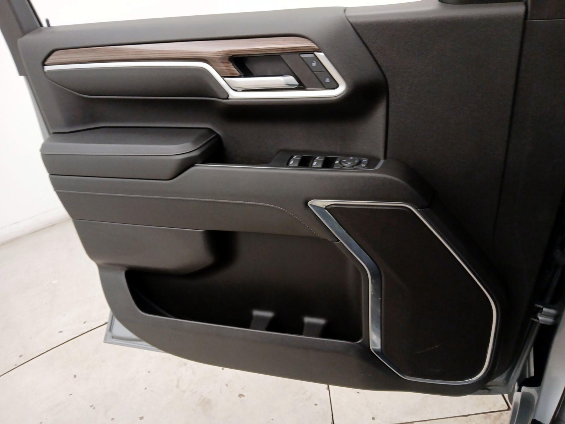 Thumbnail: 2023 Chevrolet Silverado 1500 - 12