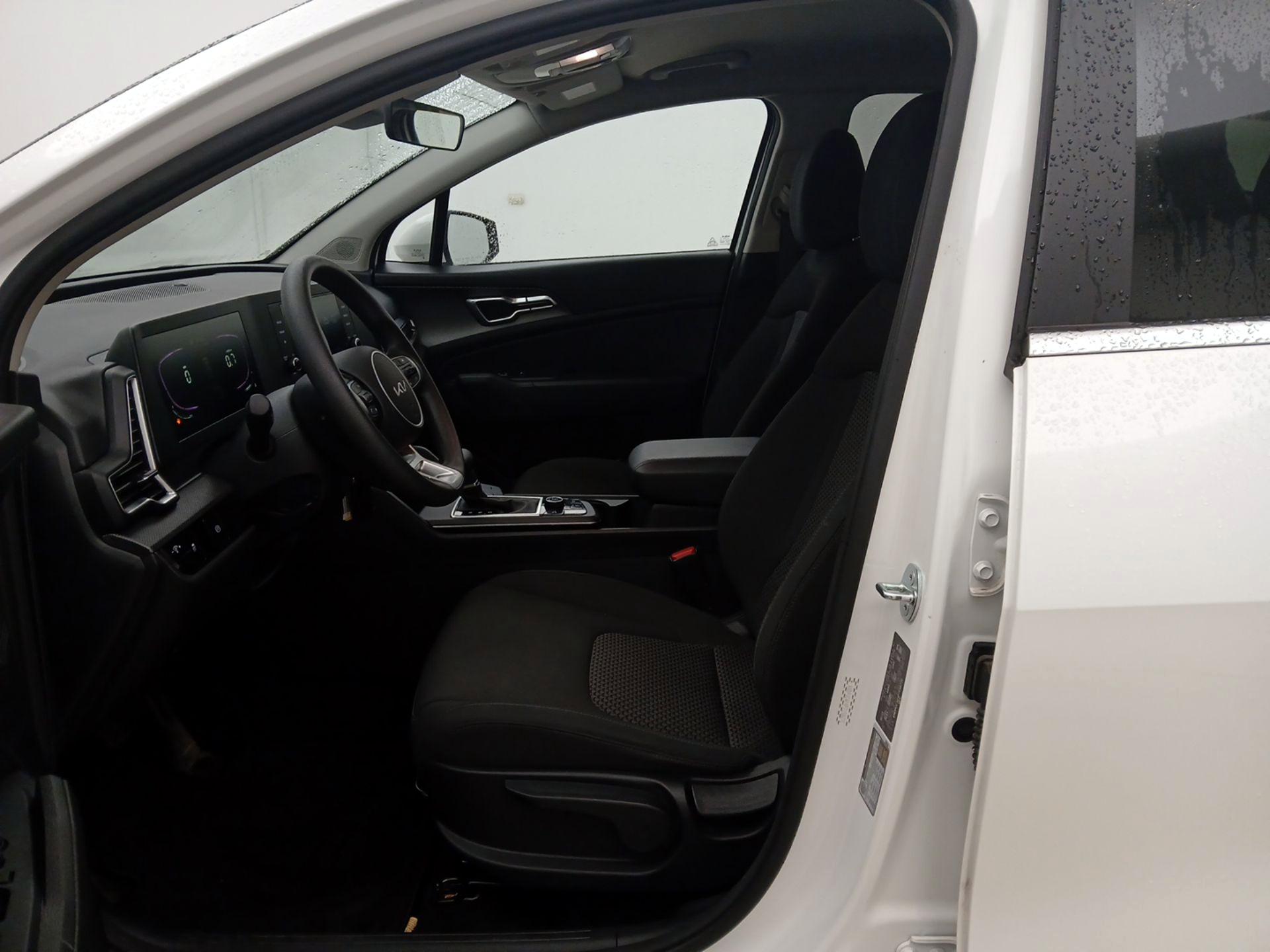 Thumbnail: 2023 Kia Sportage - 11