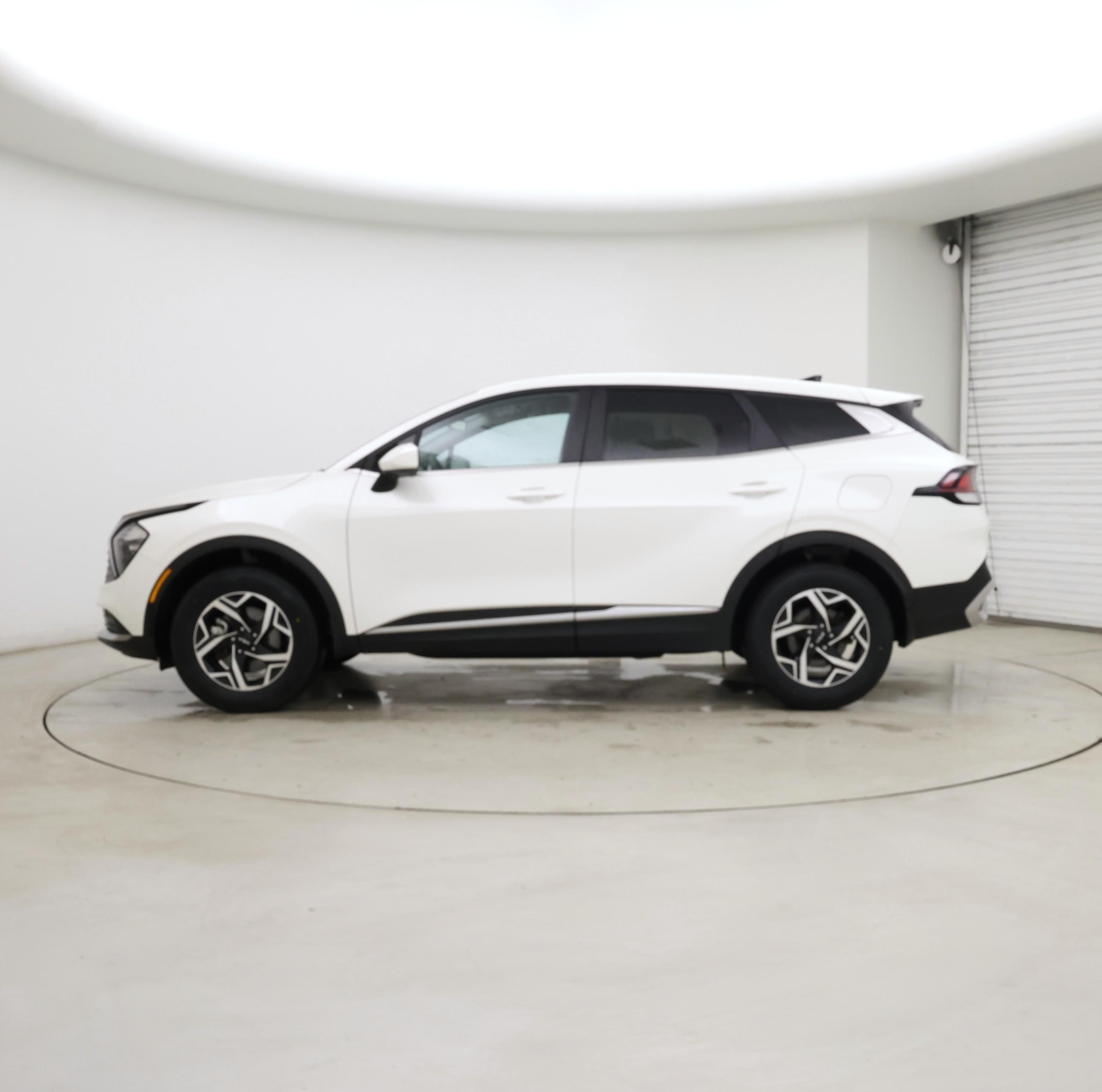 Thumbnail: 2023 Kia Sportage - 3