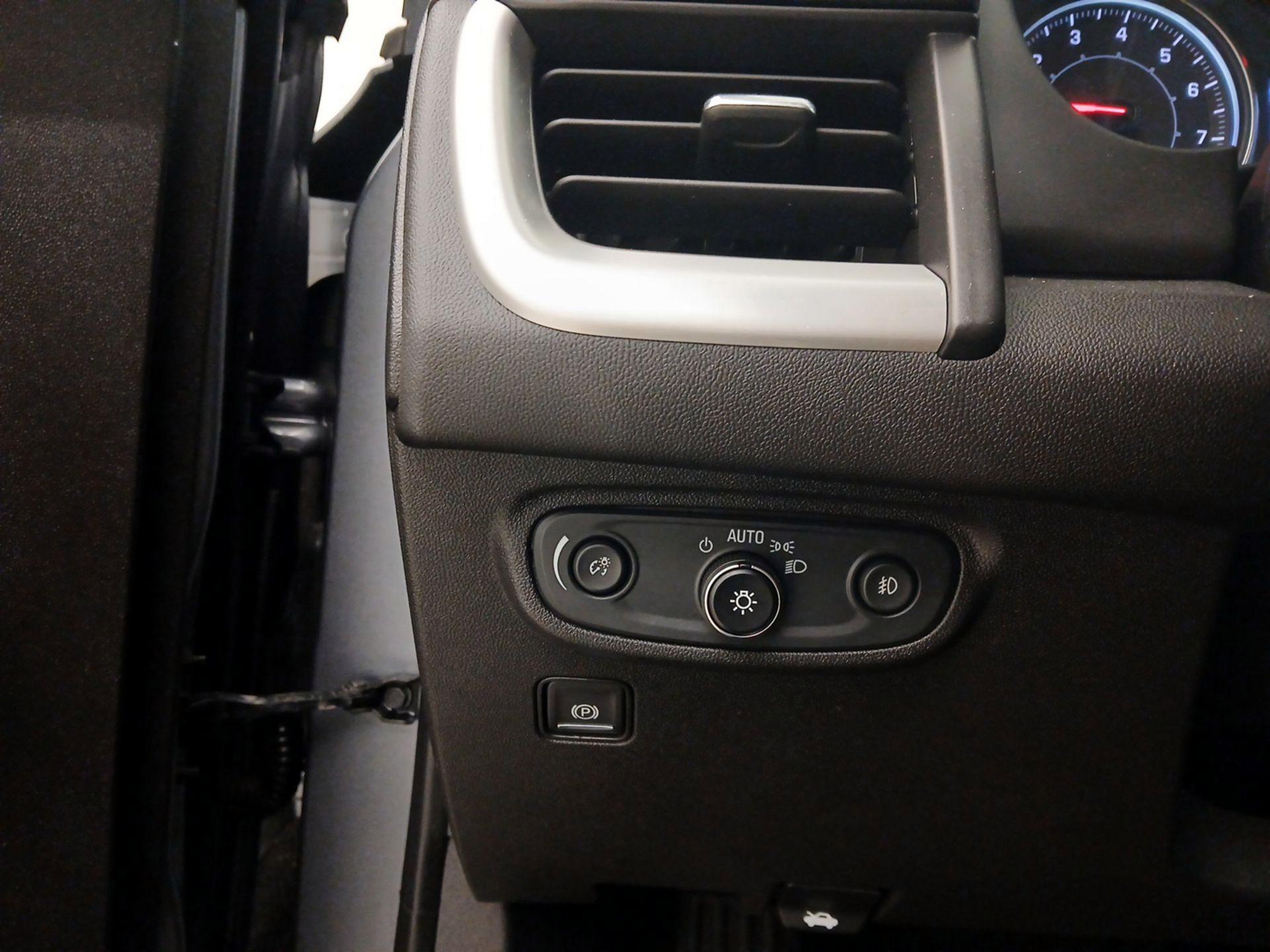 Thumbnail: 2020 GMC Terrain - 13