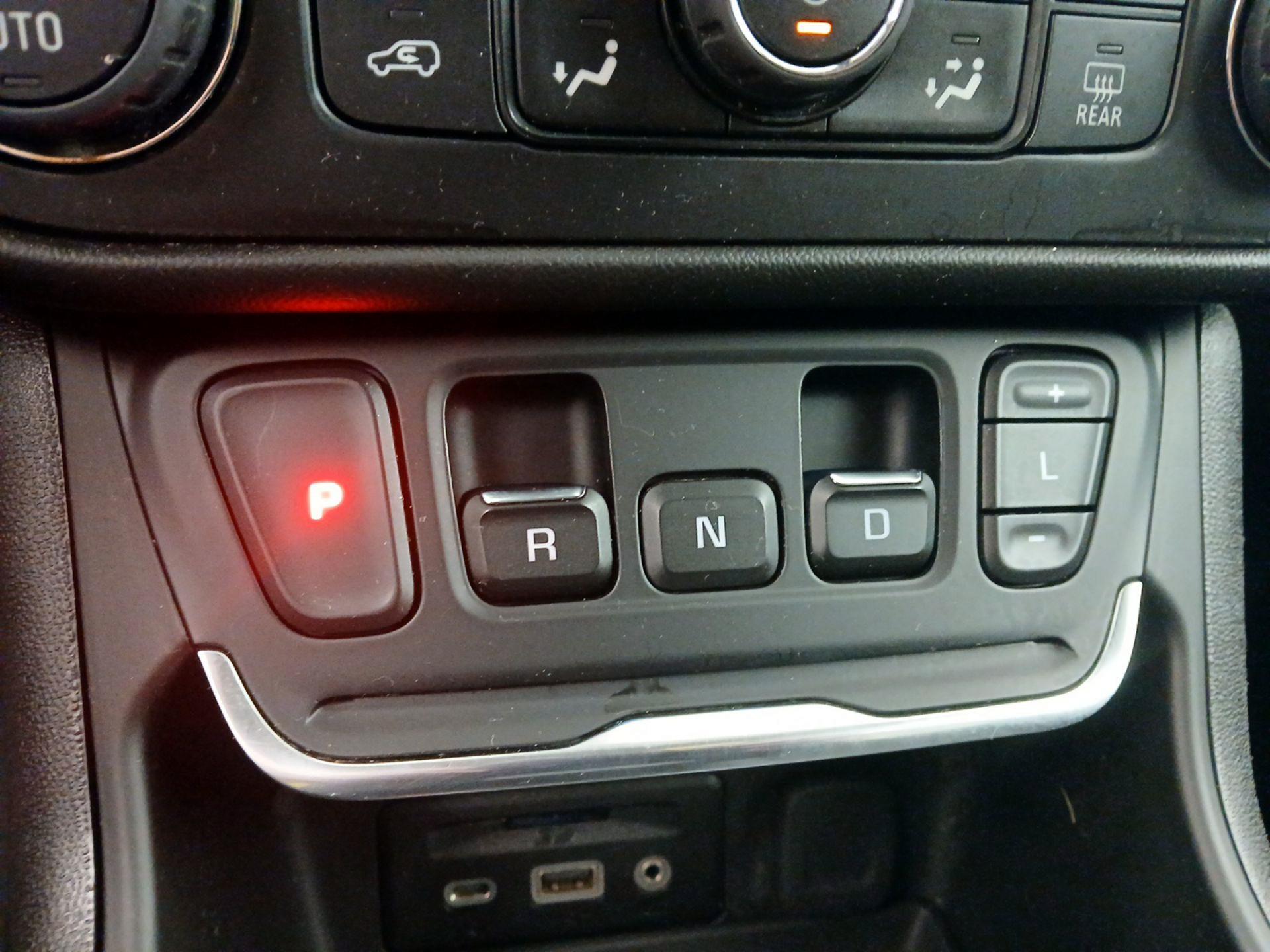 Thumbnail: 2020 GMC Terrain - 17