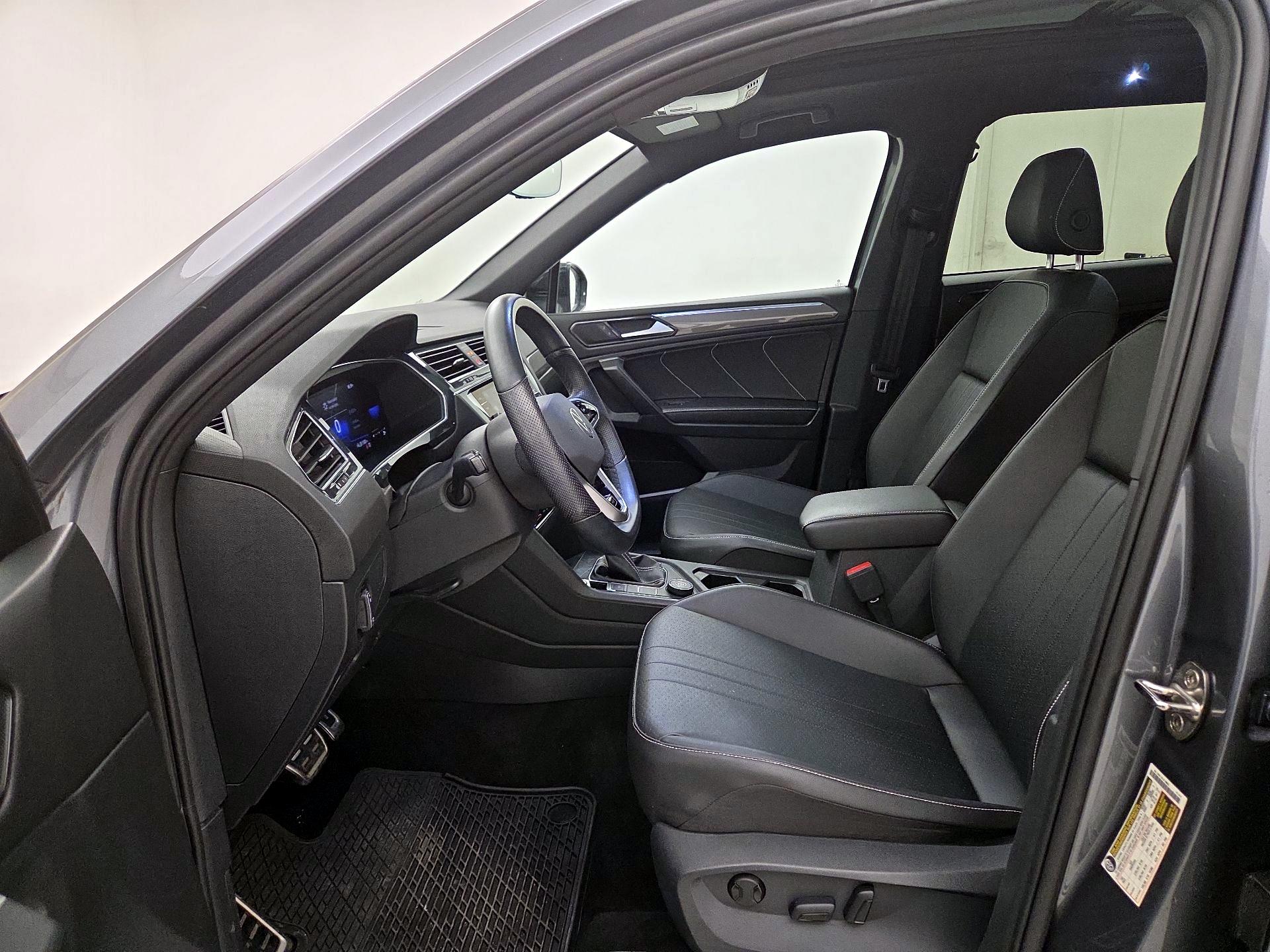 Thumbnail: 2022 Volkswagen Tiguan - 11