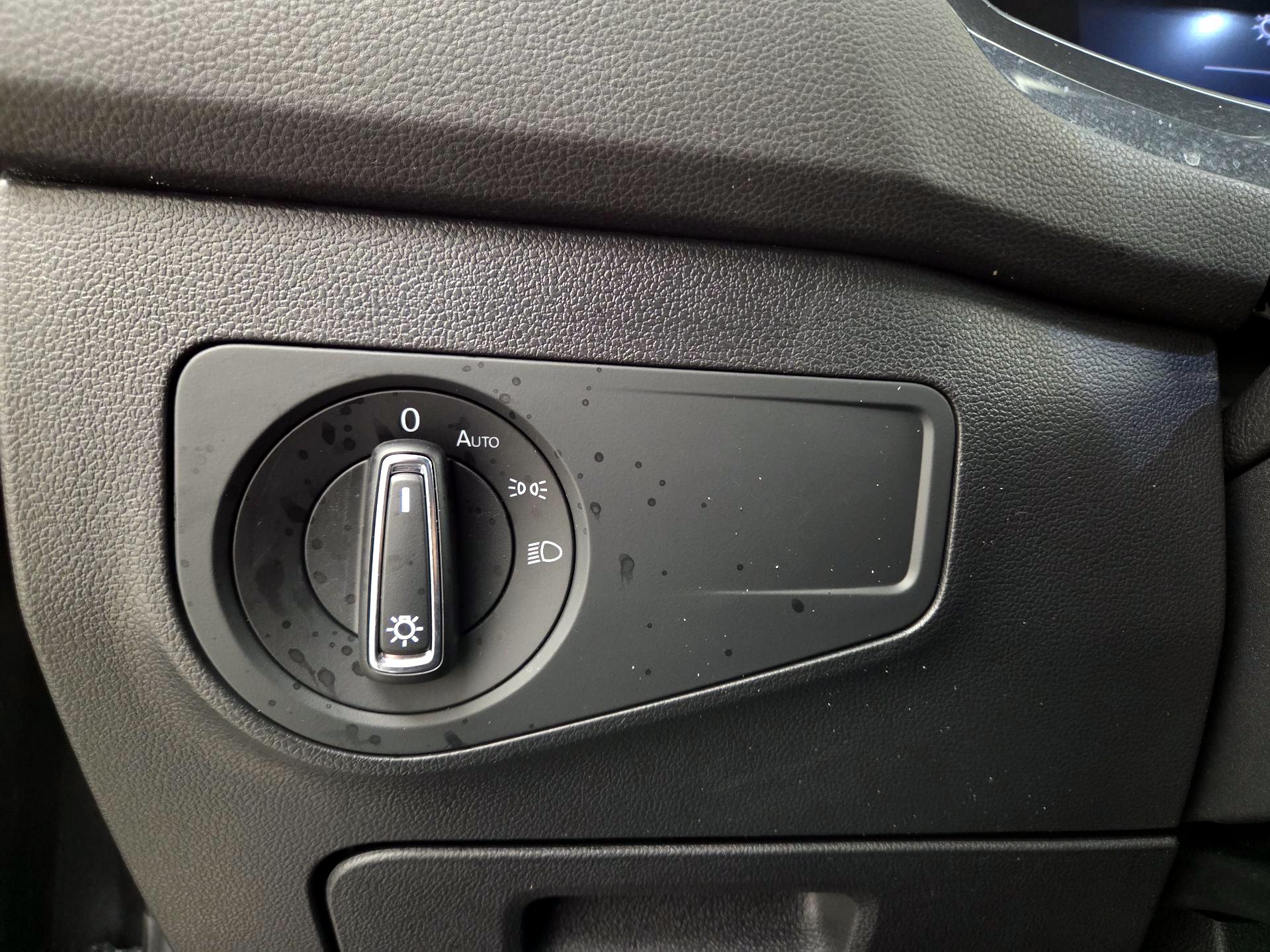 Thumbnail: 2022 Volkswagen Tiguan - 13