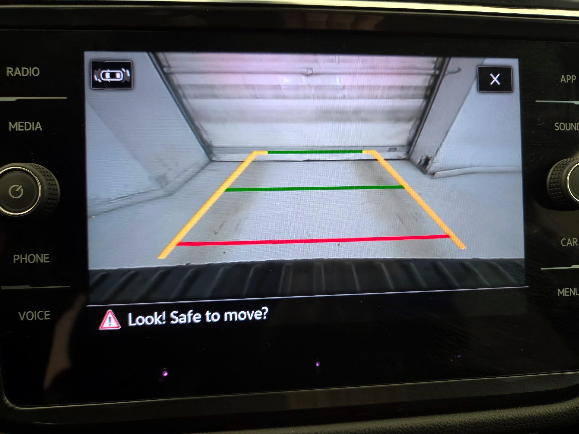 Thumbnail: 2022 Volkswagen Tiguan - 14