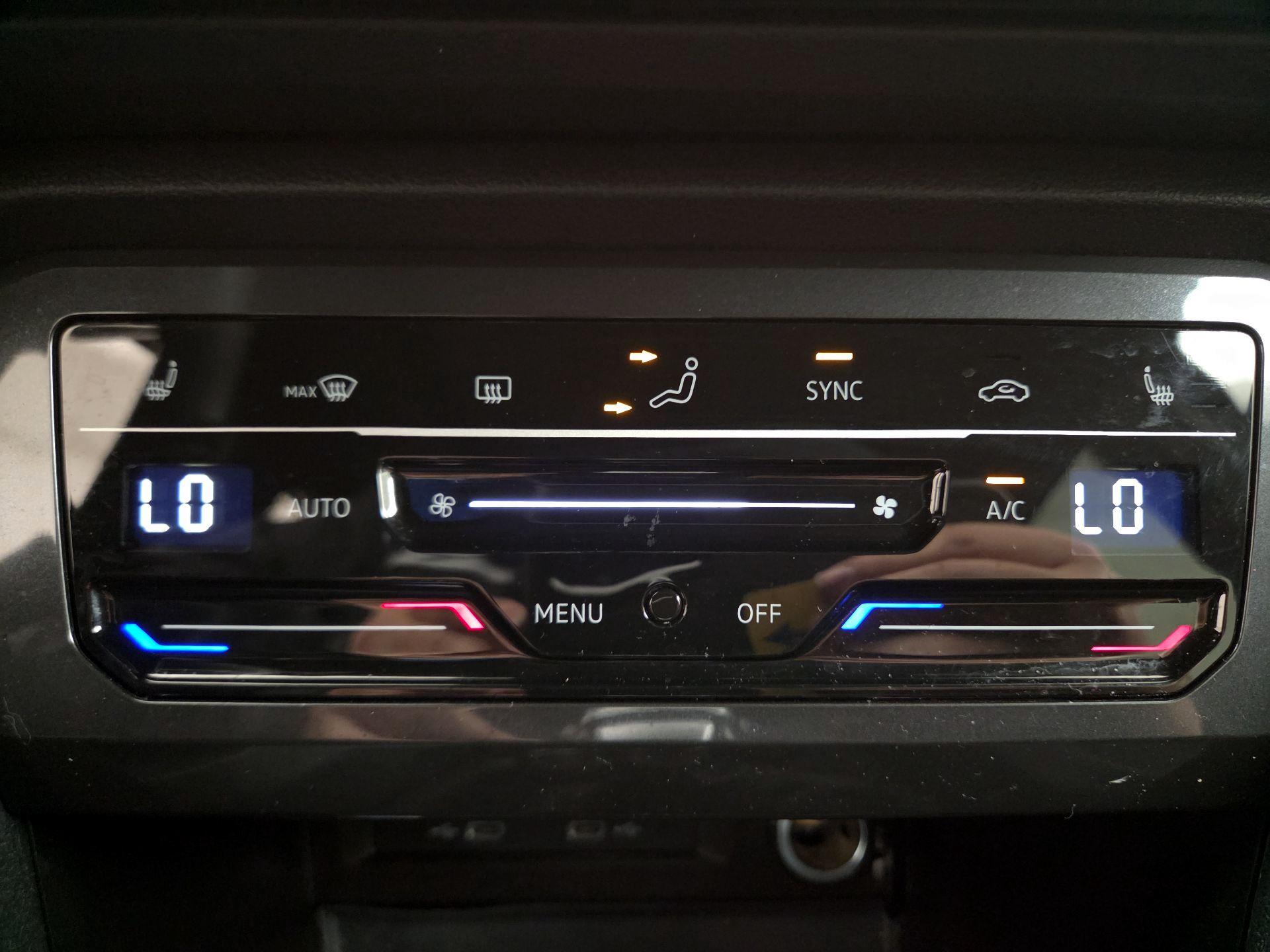 Thumbnail: 2022 Volkswagen Tiguan - 16