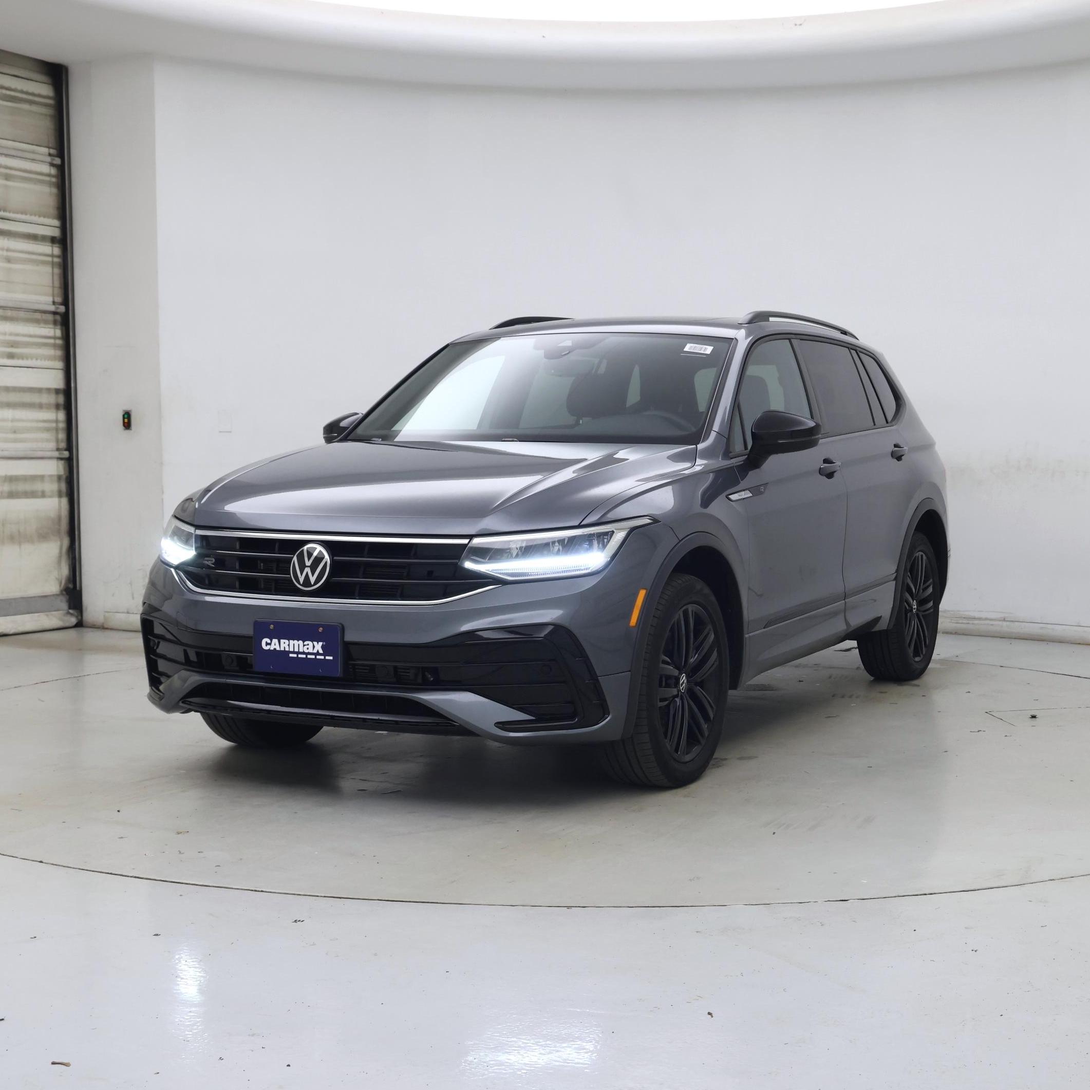 Thumbnail: 2022 Volkswagen Tiguan - 4