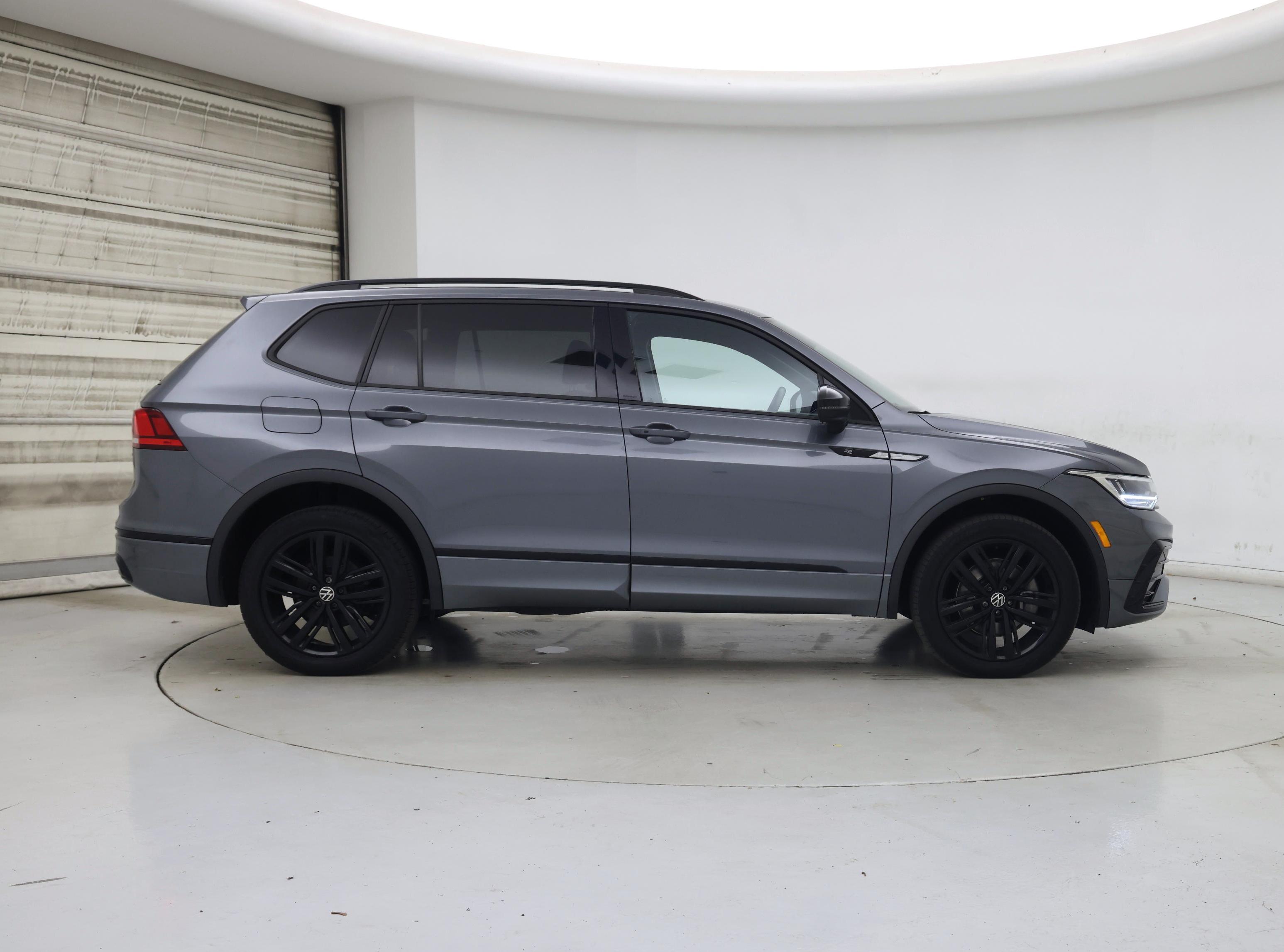 Thumbnail: 2022 Volkswagen Tiguan - 7