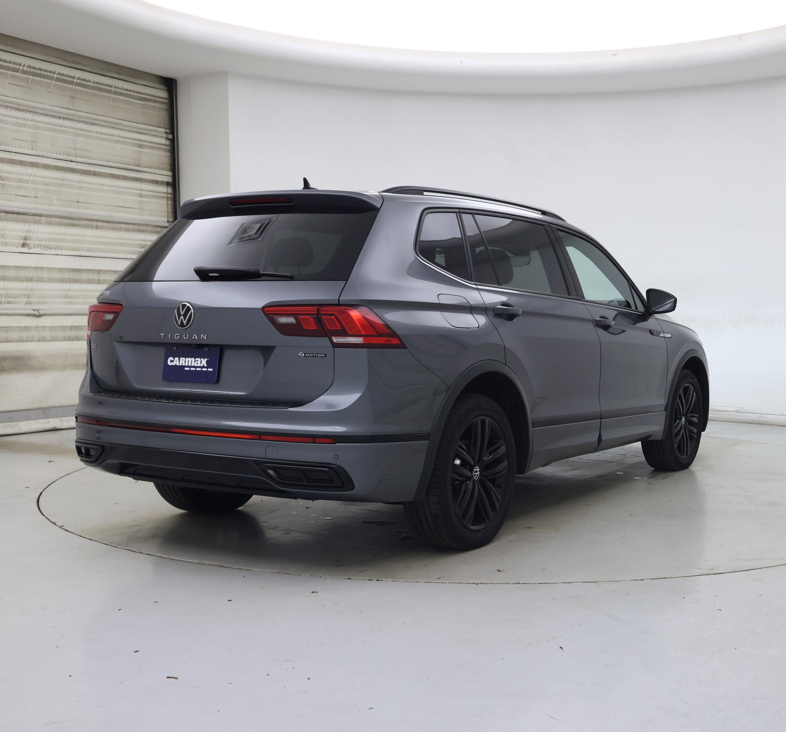 Thumbnail: 2022 Volkswagen Tiguan - 8