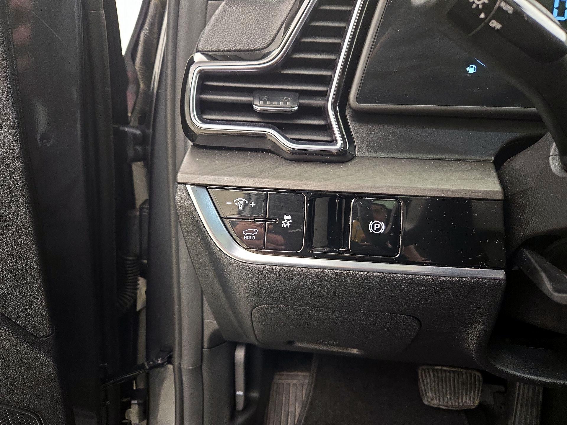 Thumbnail: 2023 Kia Sportage - 13