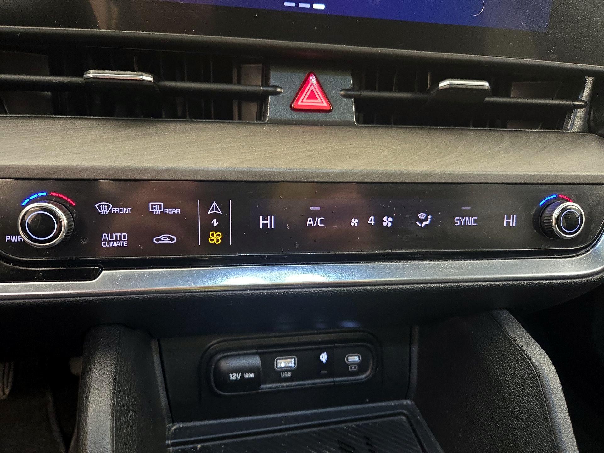 Thumbnail: 2023 Kia Sportage - 17