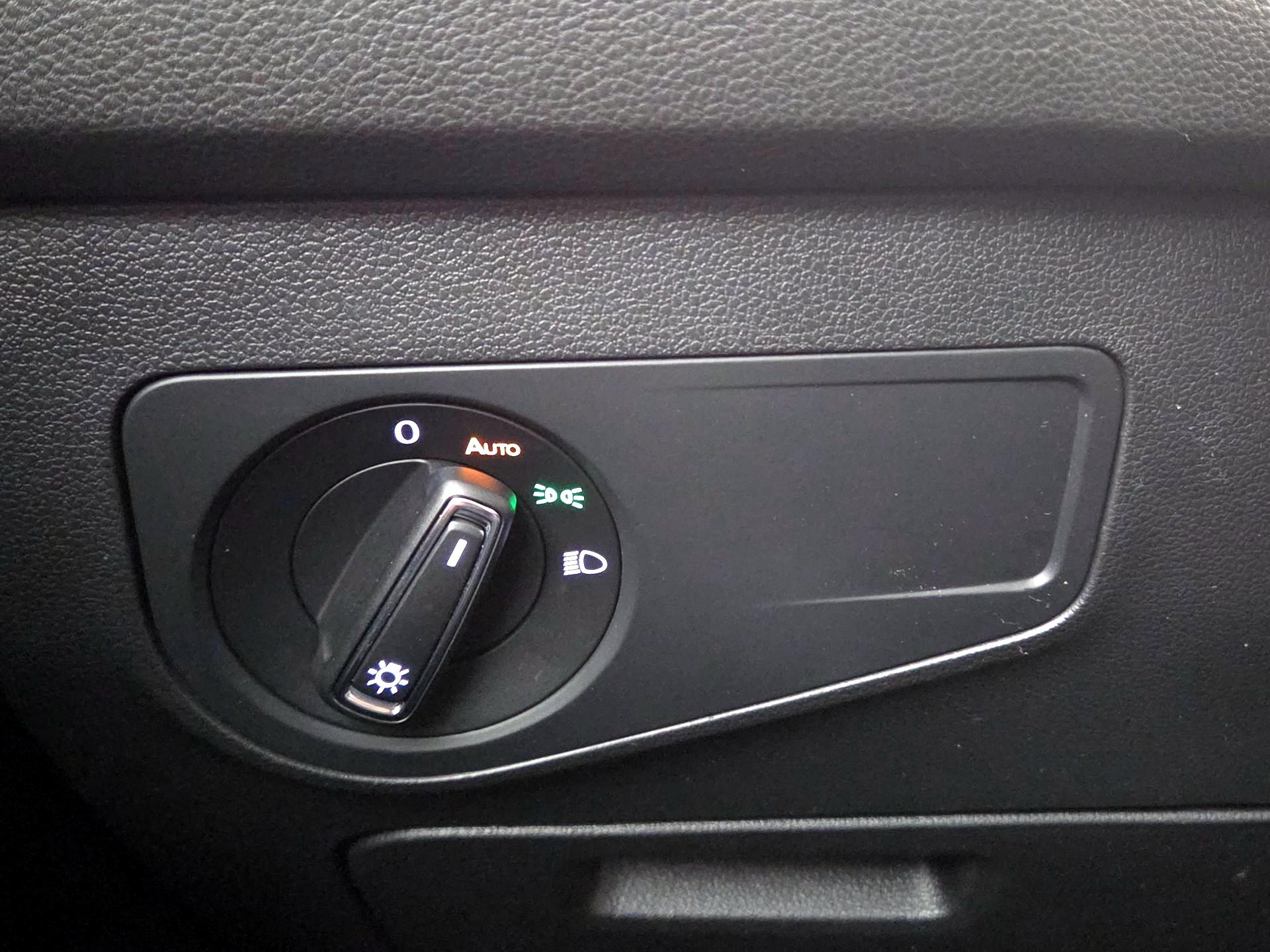 Thumbnail: 2022 Volkswagen Tiguan - 13