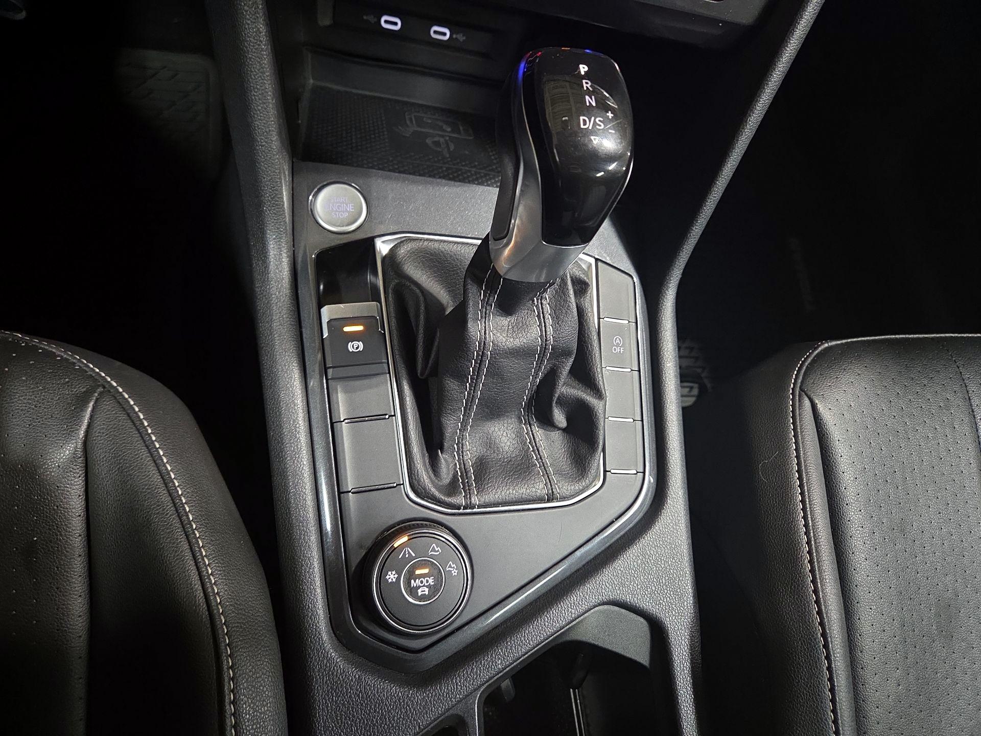 Thumbnail: 2022 Volkswagen Tiguan - 17