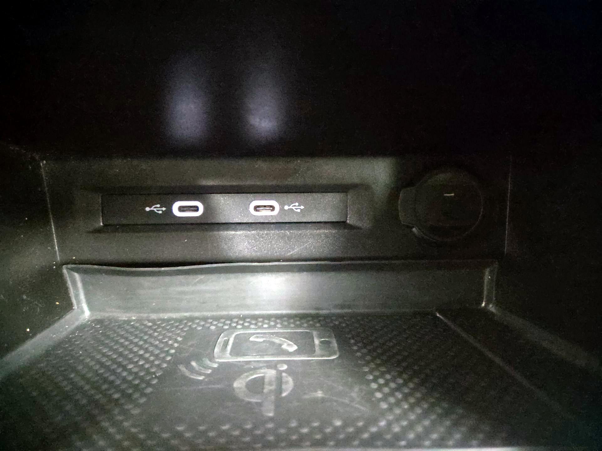 Thumbnail: 2022 Volkswagen Tiguan - 18