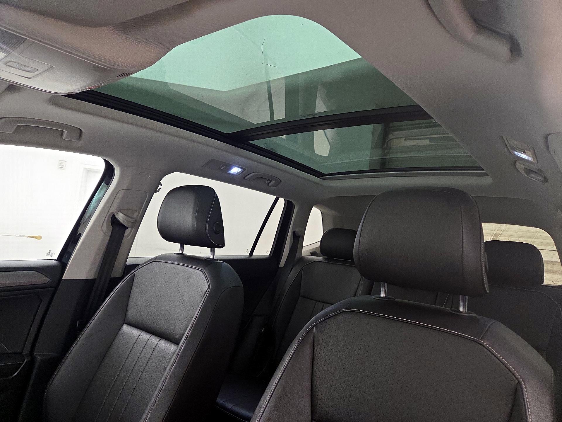 Thumbnail: 2022 Volkswagen Tiguan - 19