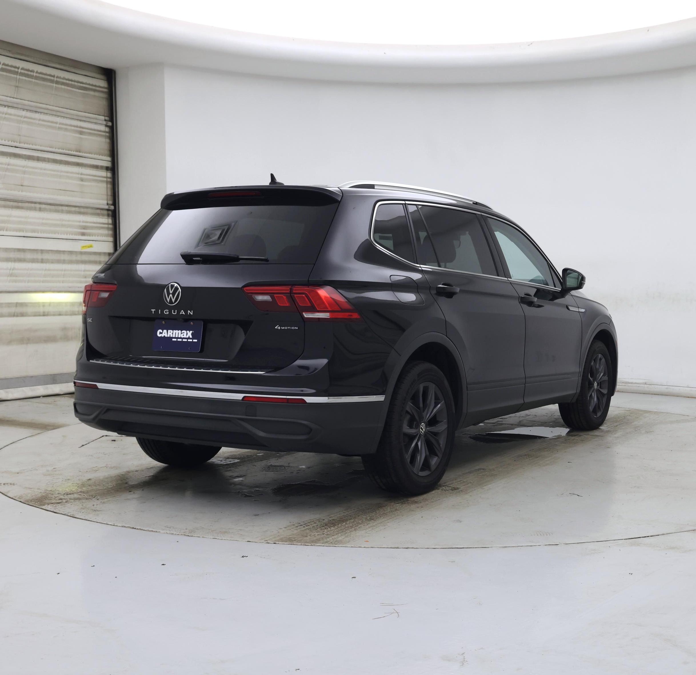 Thumbnail: 2022 Volkswagen Tiguan - 8