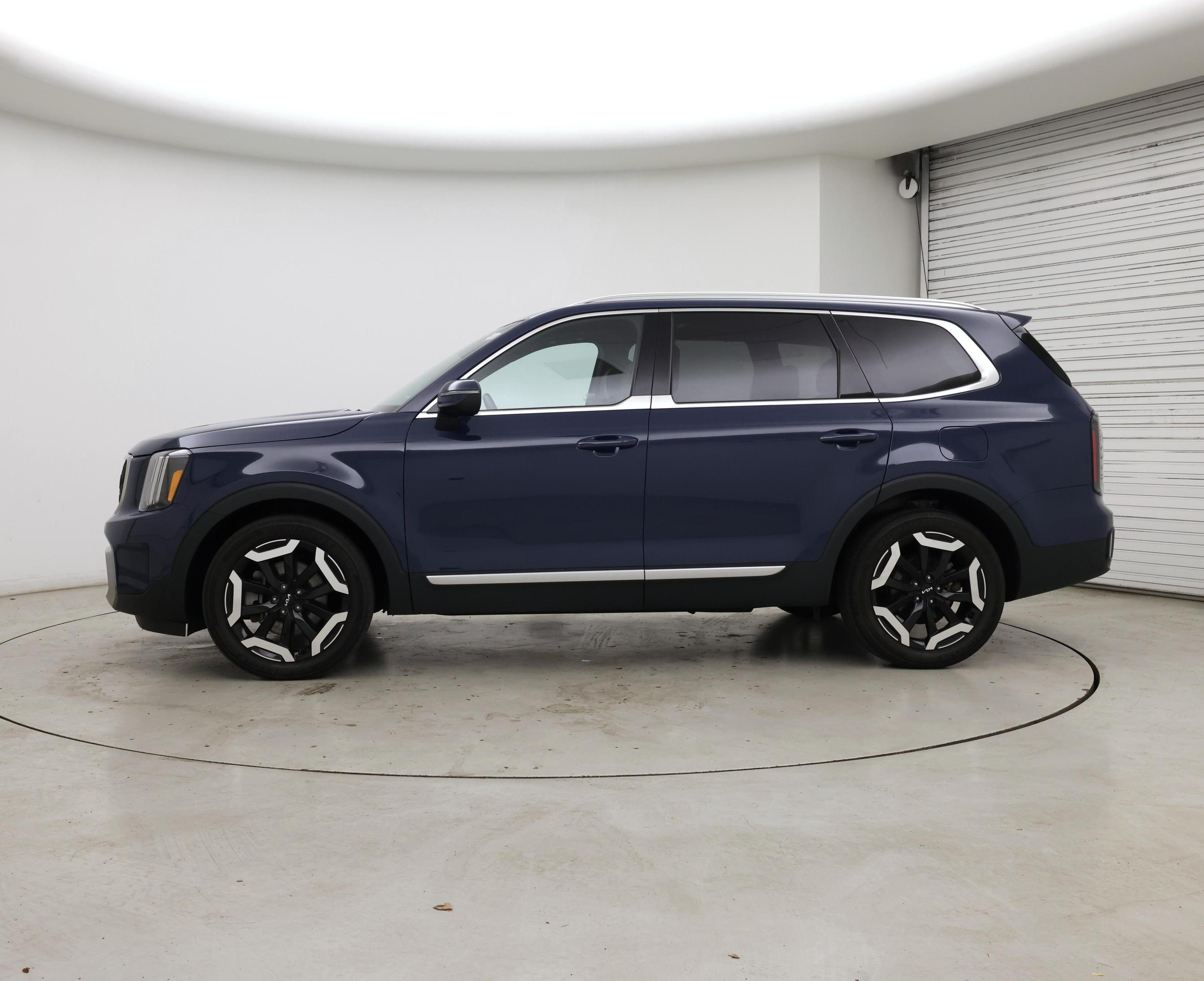 Thumbnail: 2023 Kia Telluride - 3