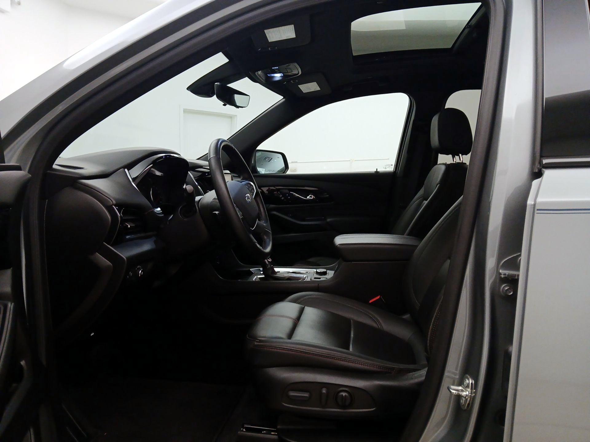 Thumbnail: 2023 Chevrolet Traverse - 11